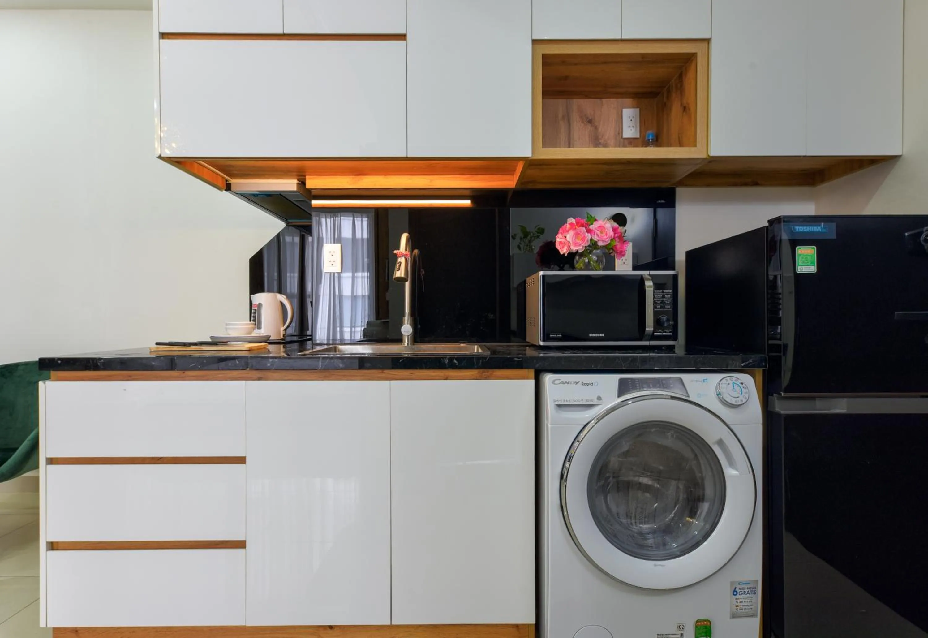 stove in S Lux Apartment