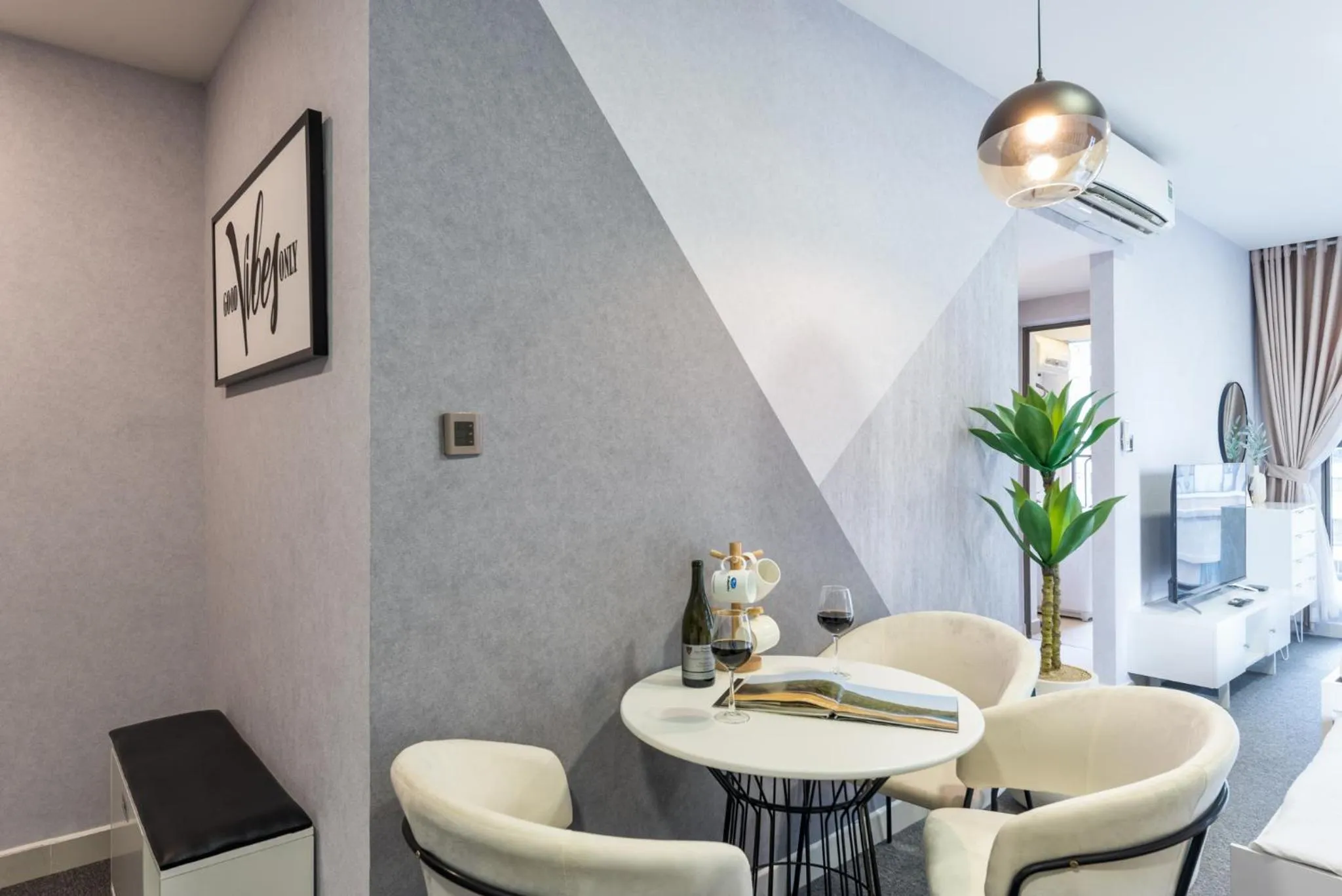 hair dresser in S Lux Apartment