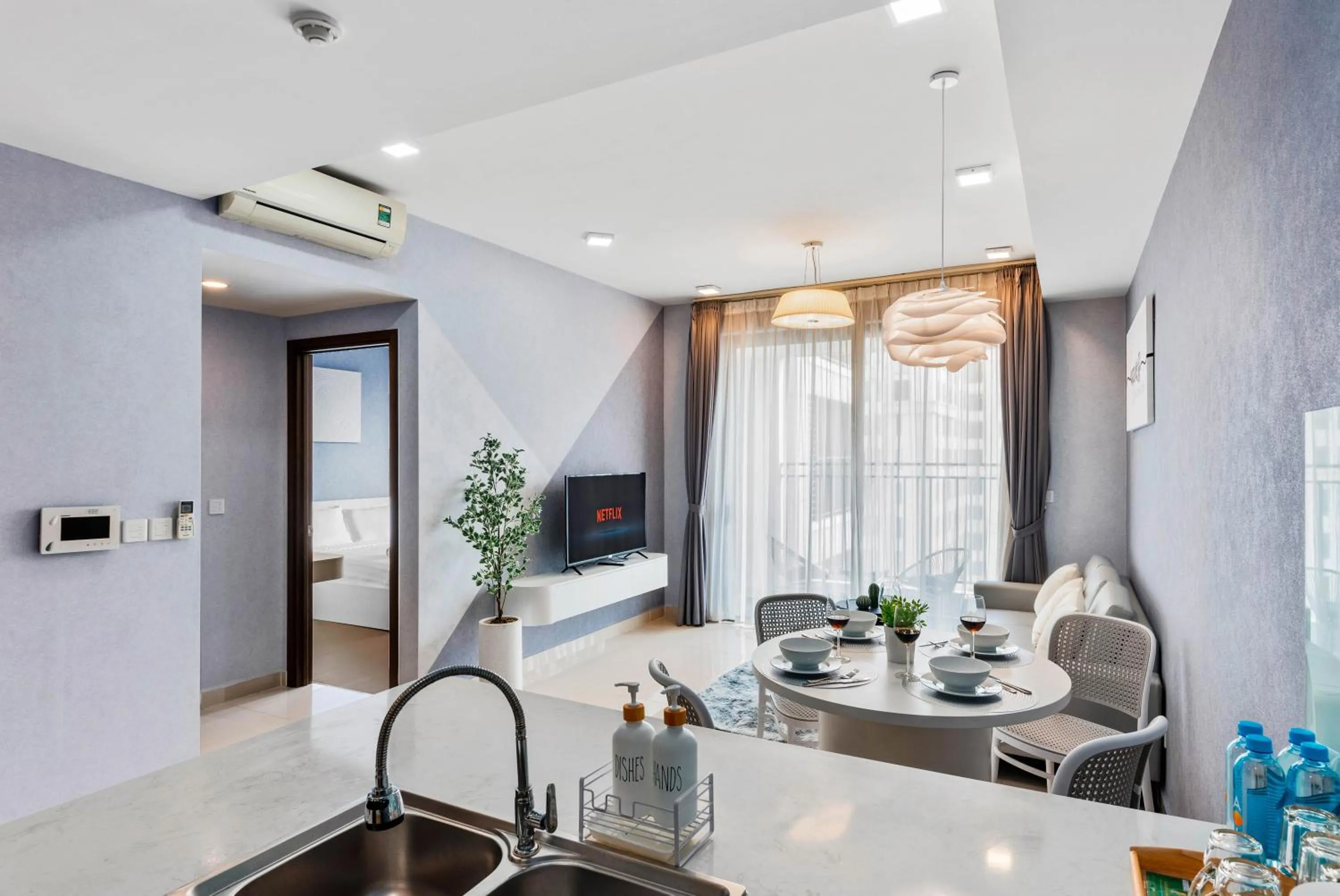 Photo of the whole room in S Lux Apartment