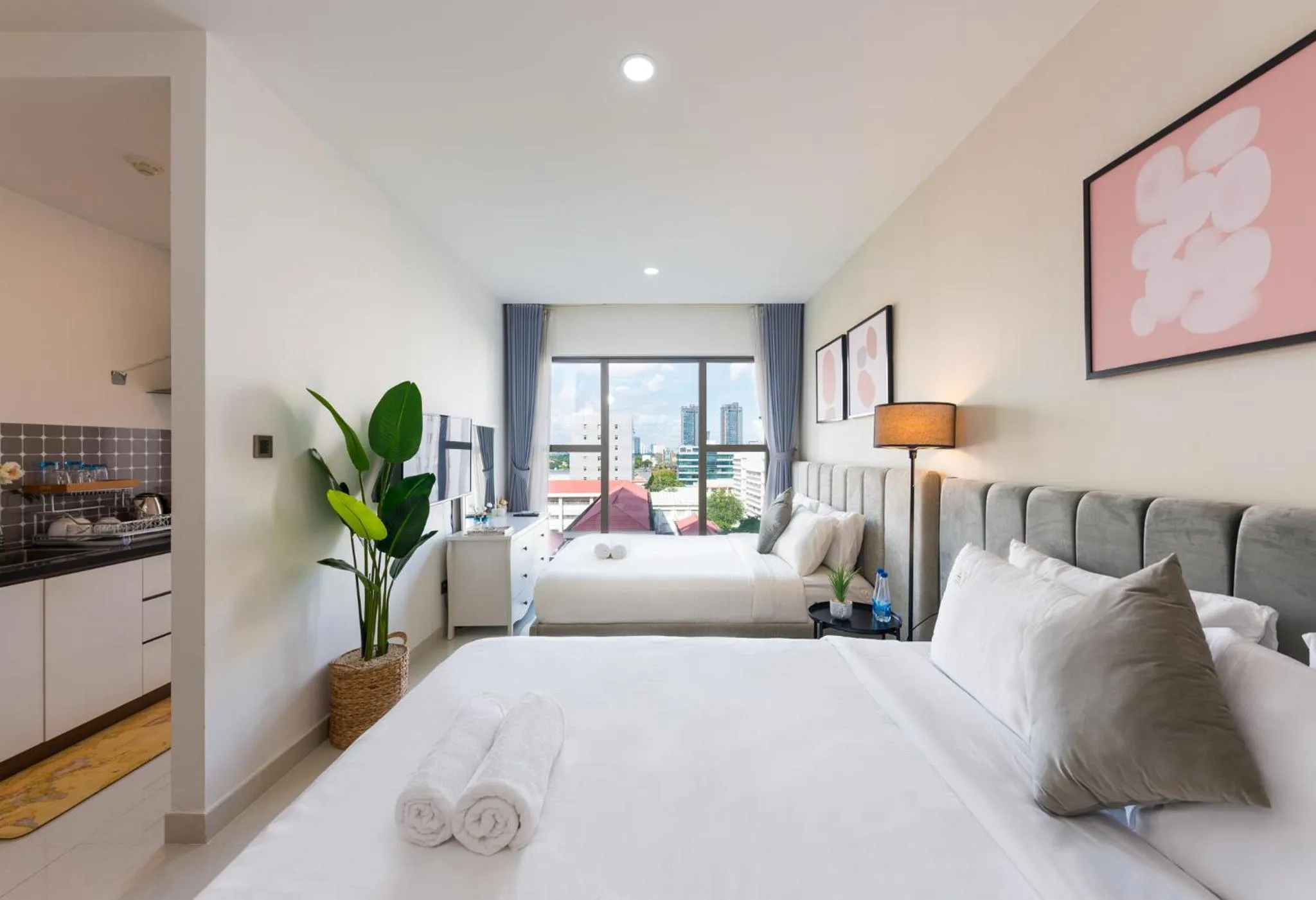 Photo of the whole room, Bed in S Lux Apartment