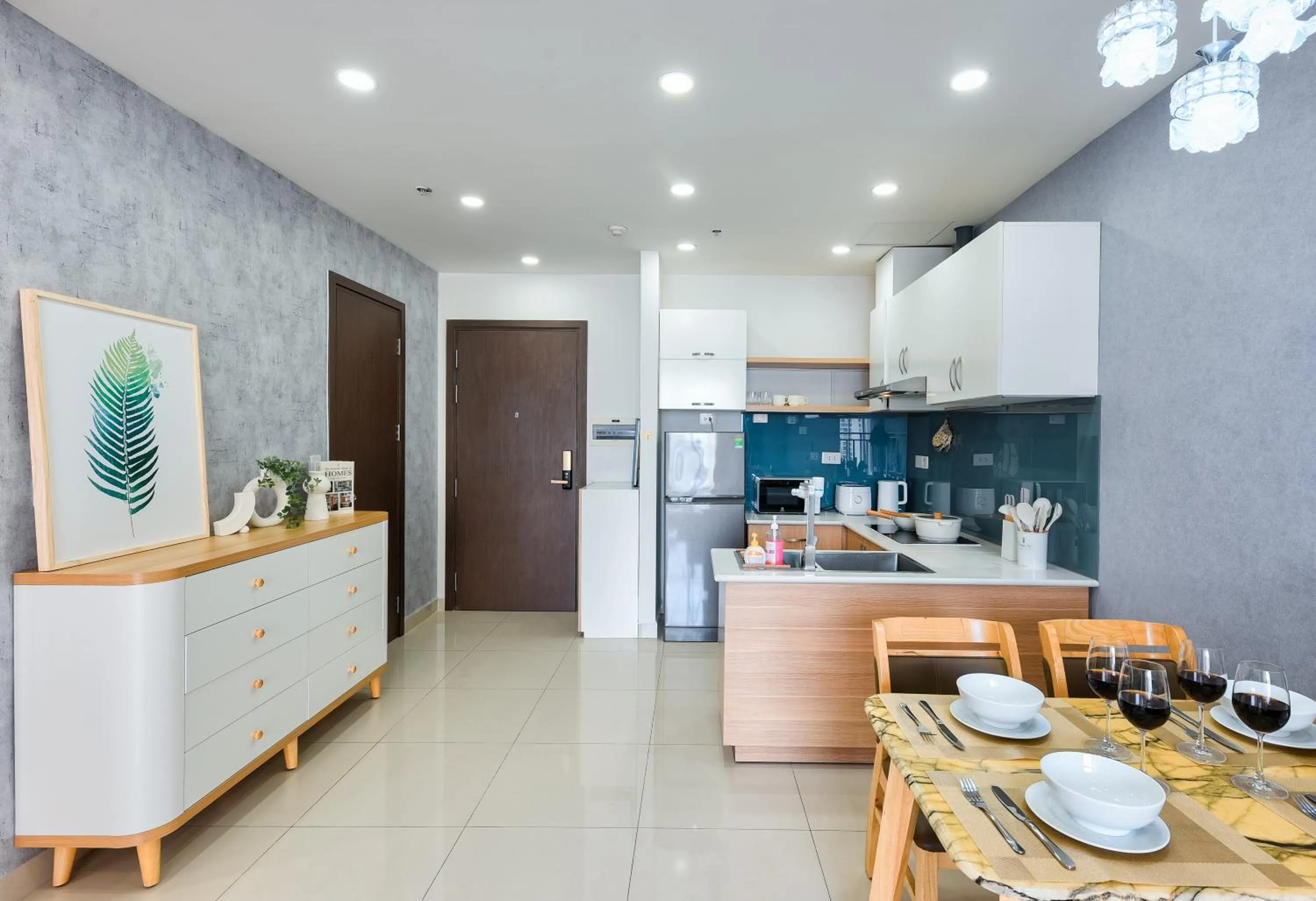 Photo of the whole room in S Lux Apartment