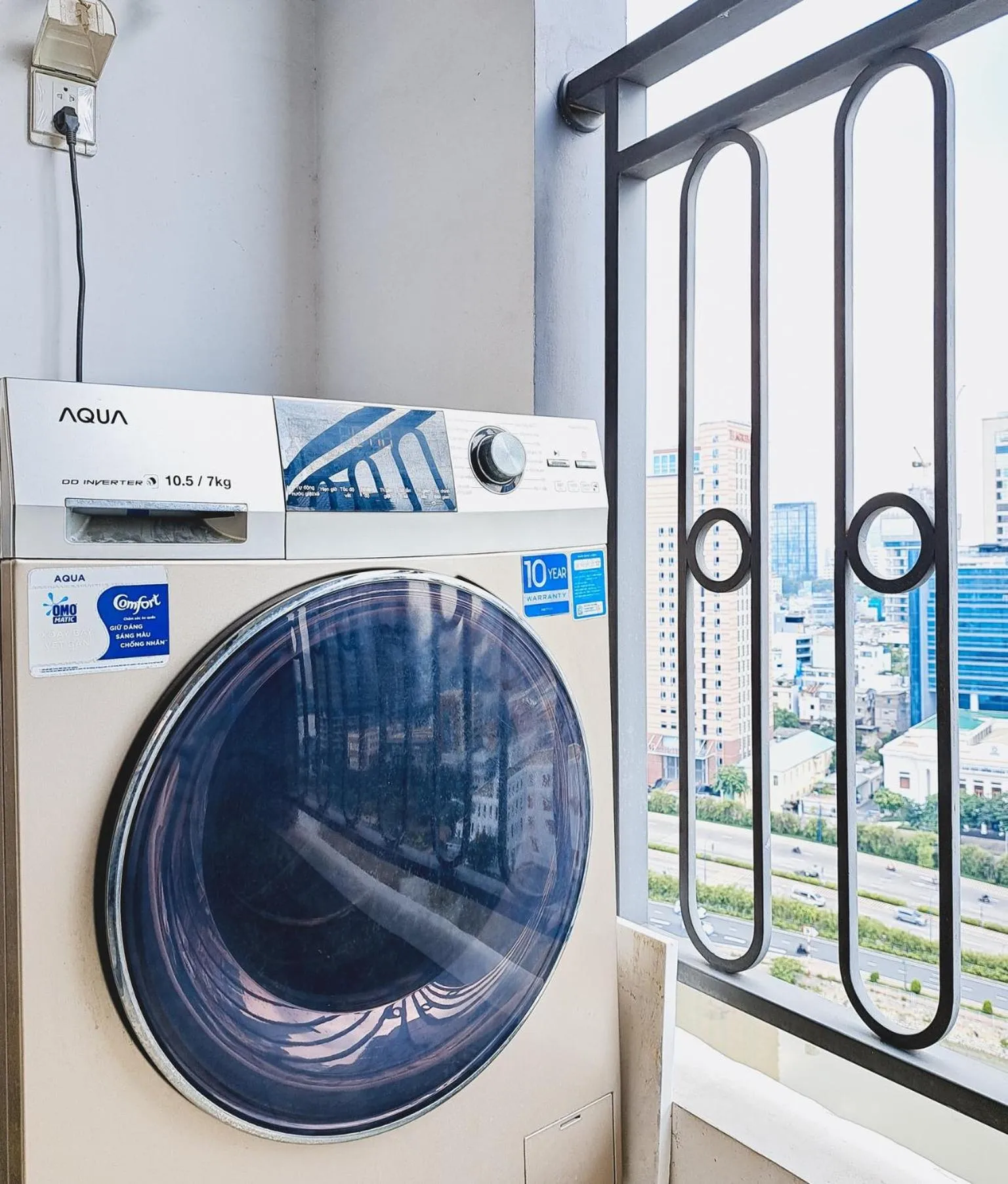 washing machine in S Lux Apartment