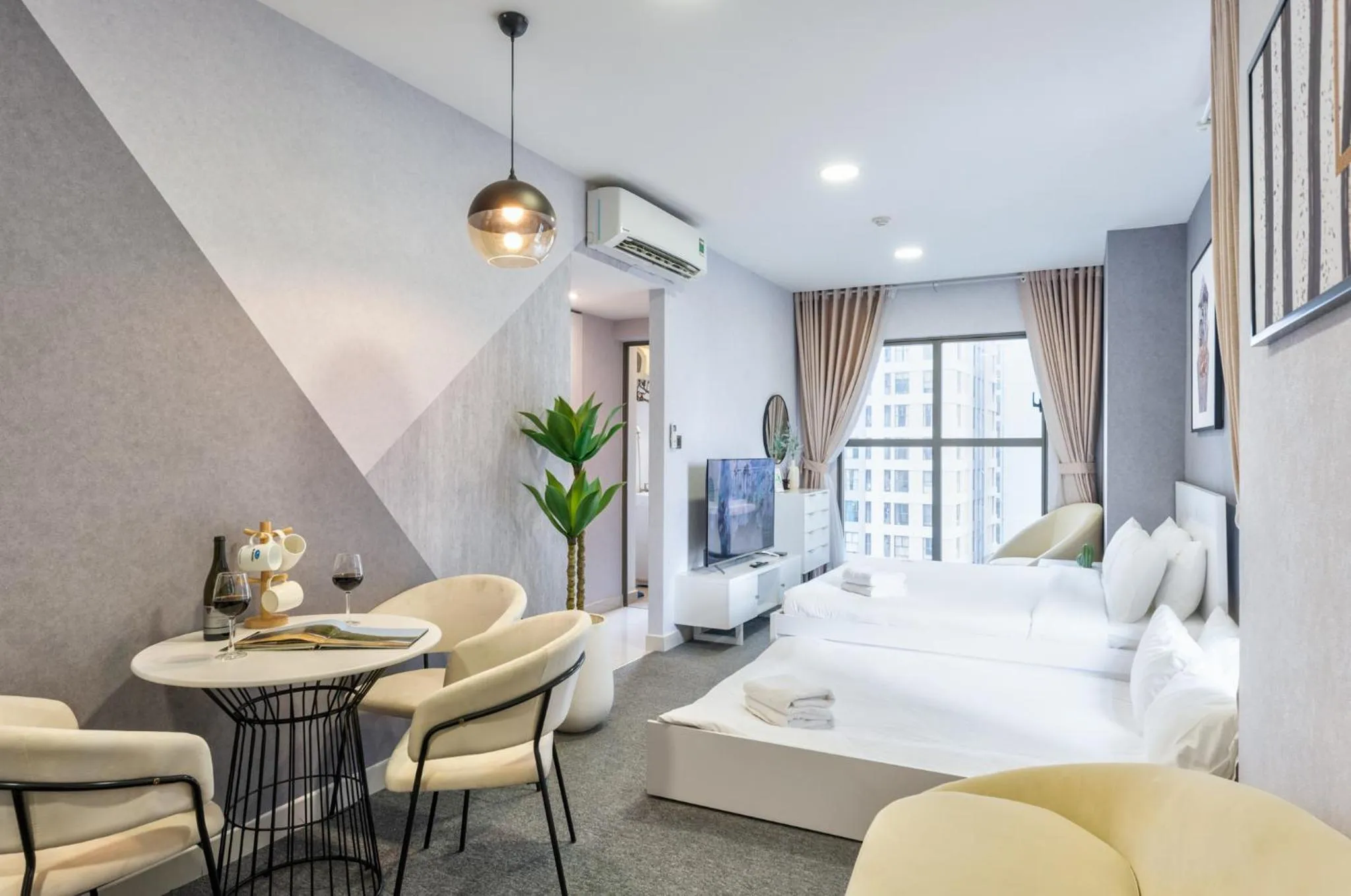 Photo of the whole room, Bed in S Lux Apartment