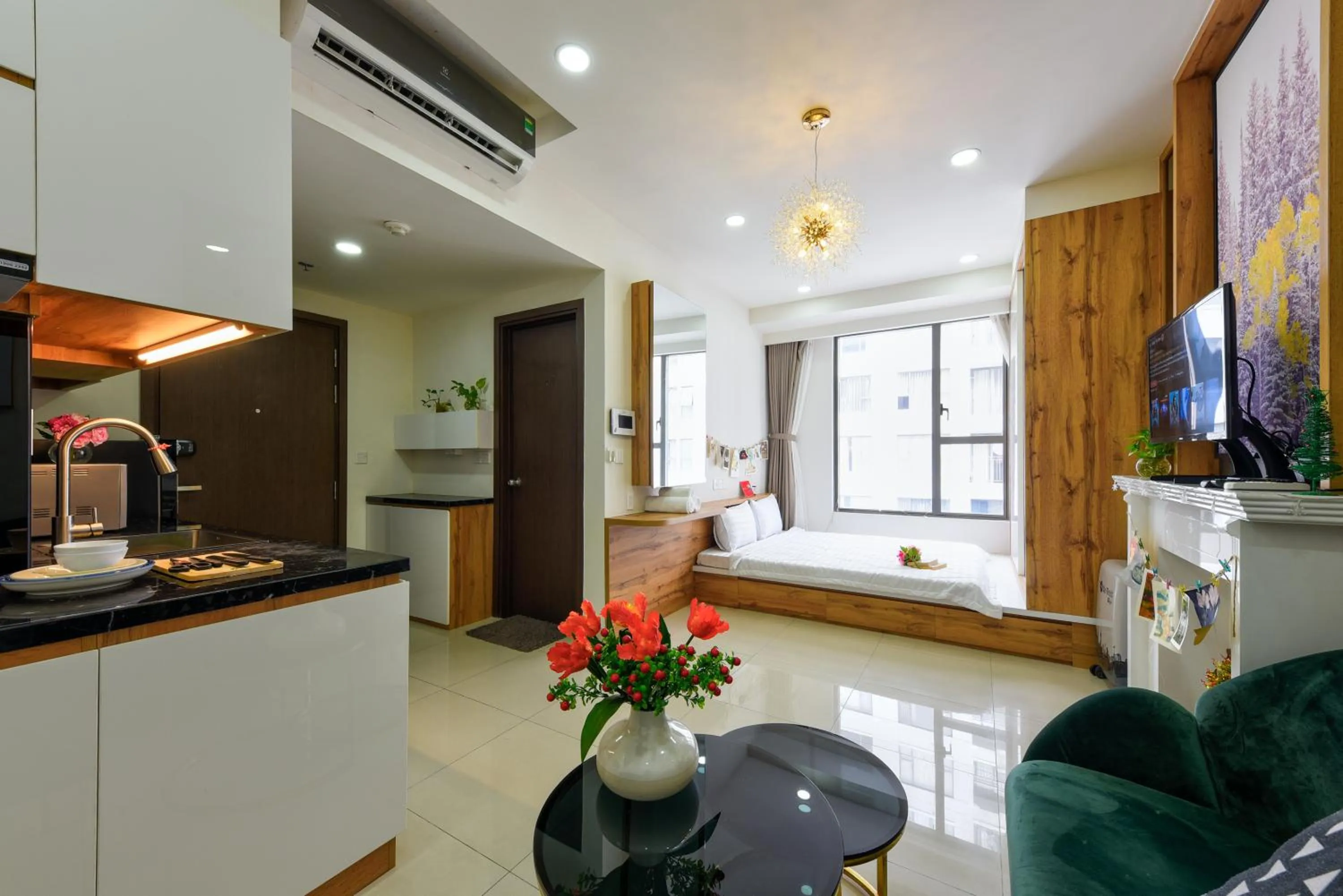 Photo of the whole room in S Lux Apartment