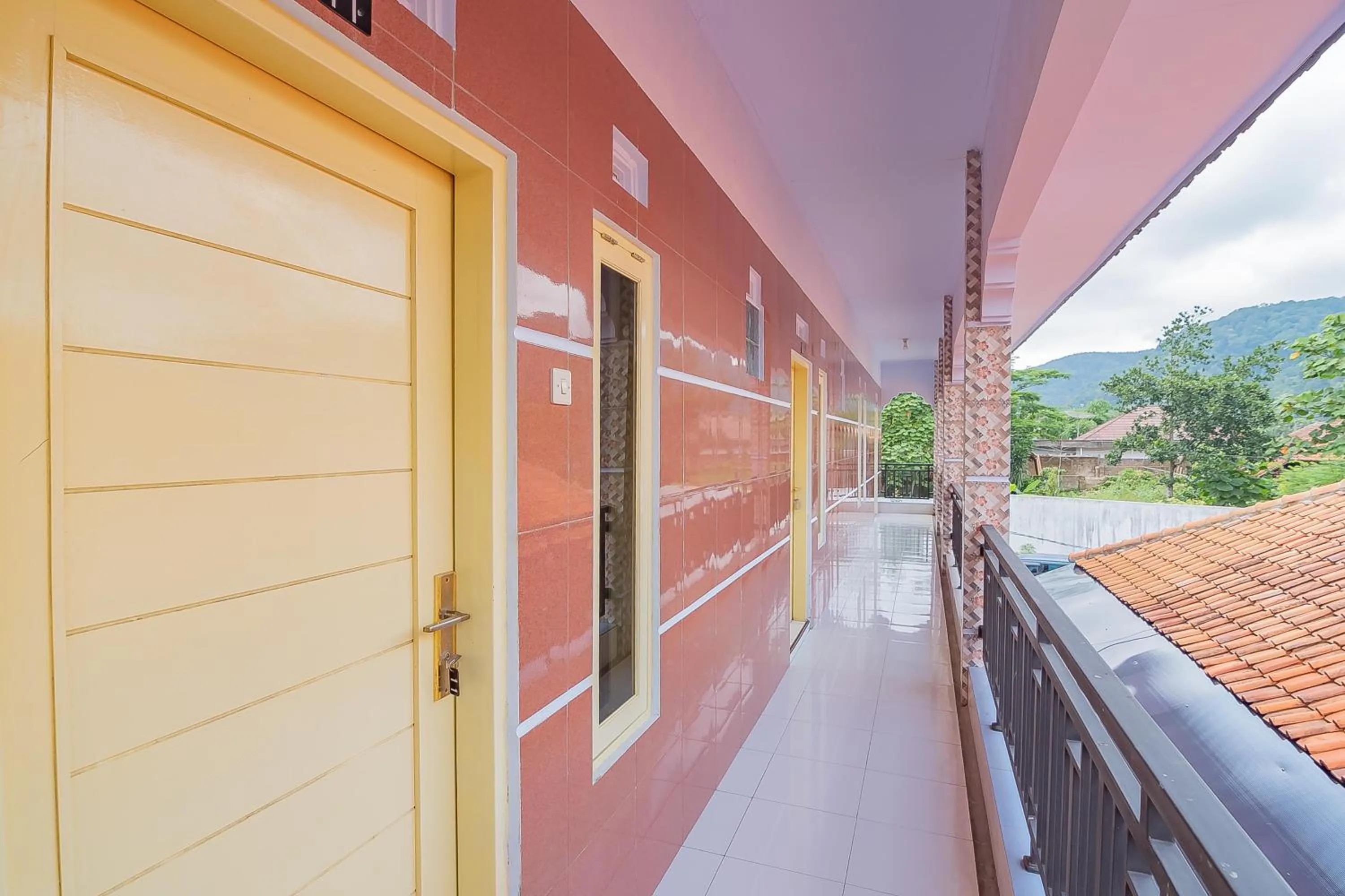 RedDoorz Syariah @ Tambak Mekar Street Subang