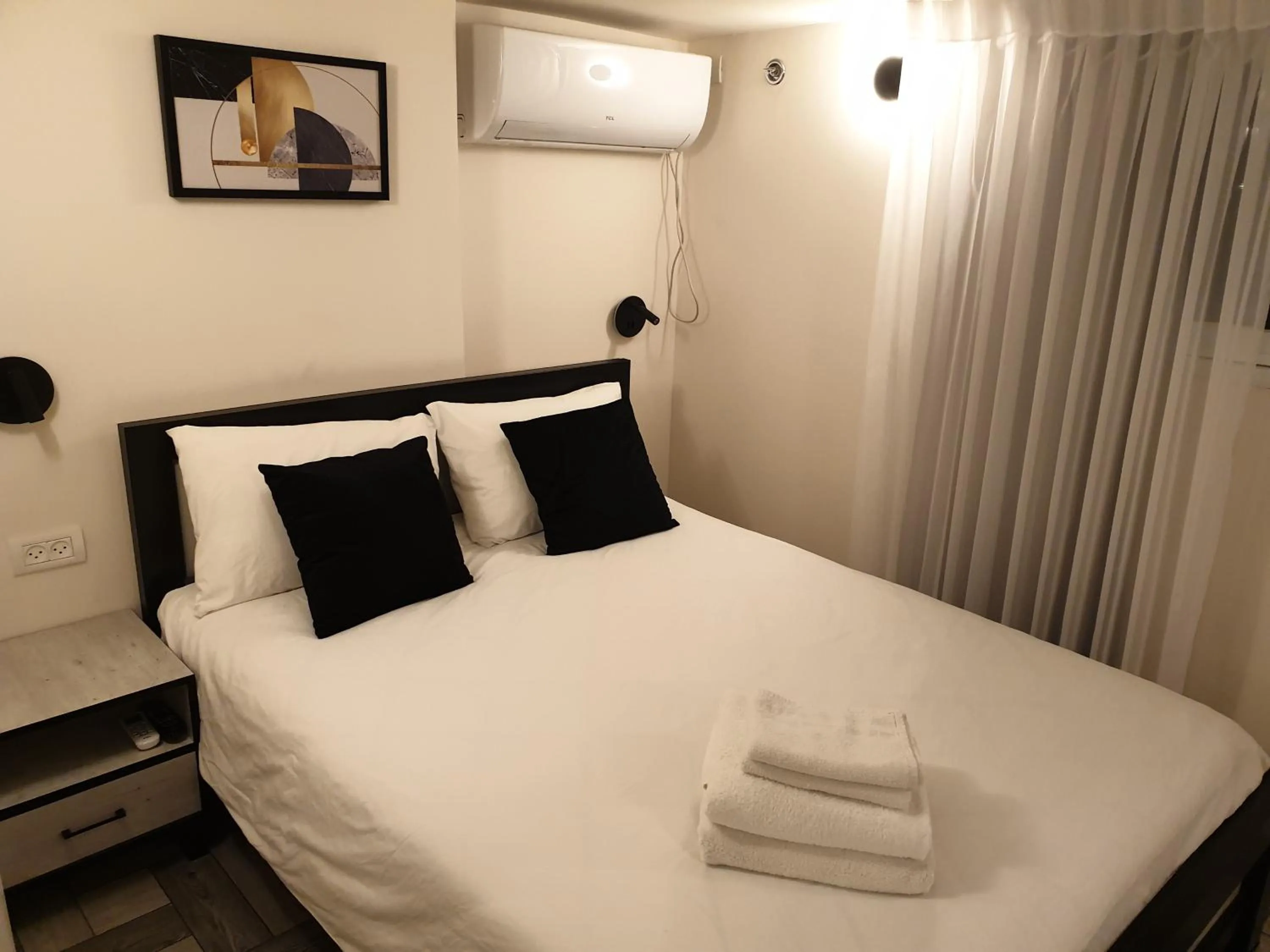 Bed in Hermitage Hotel