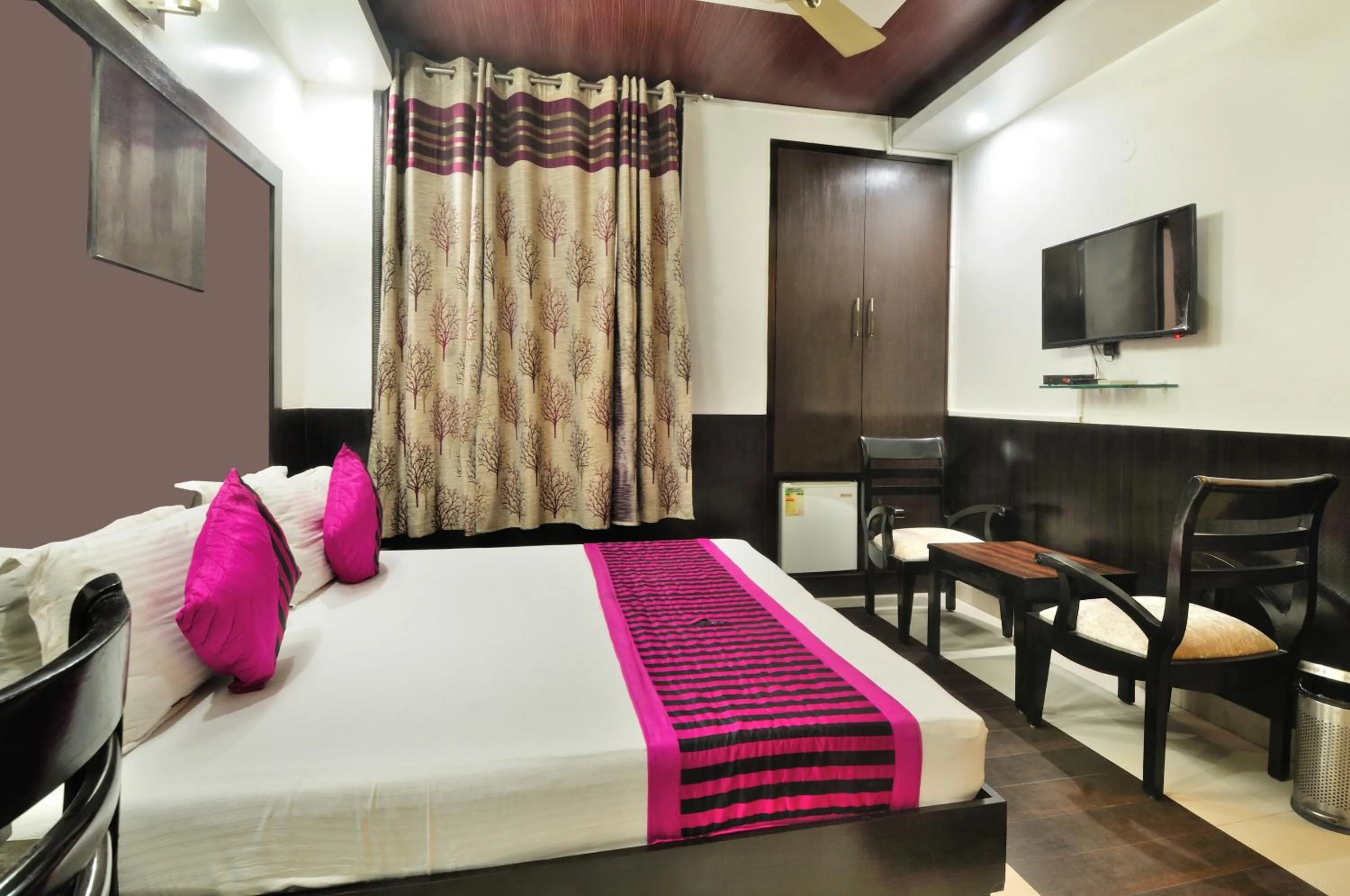 King Room - single occupancy in THE BONLON INN-NEAR BLK HOSPITAL