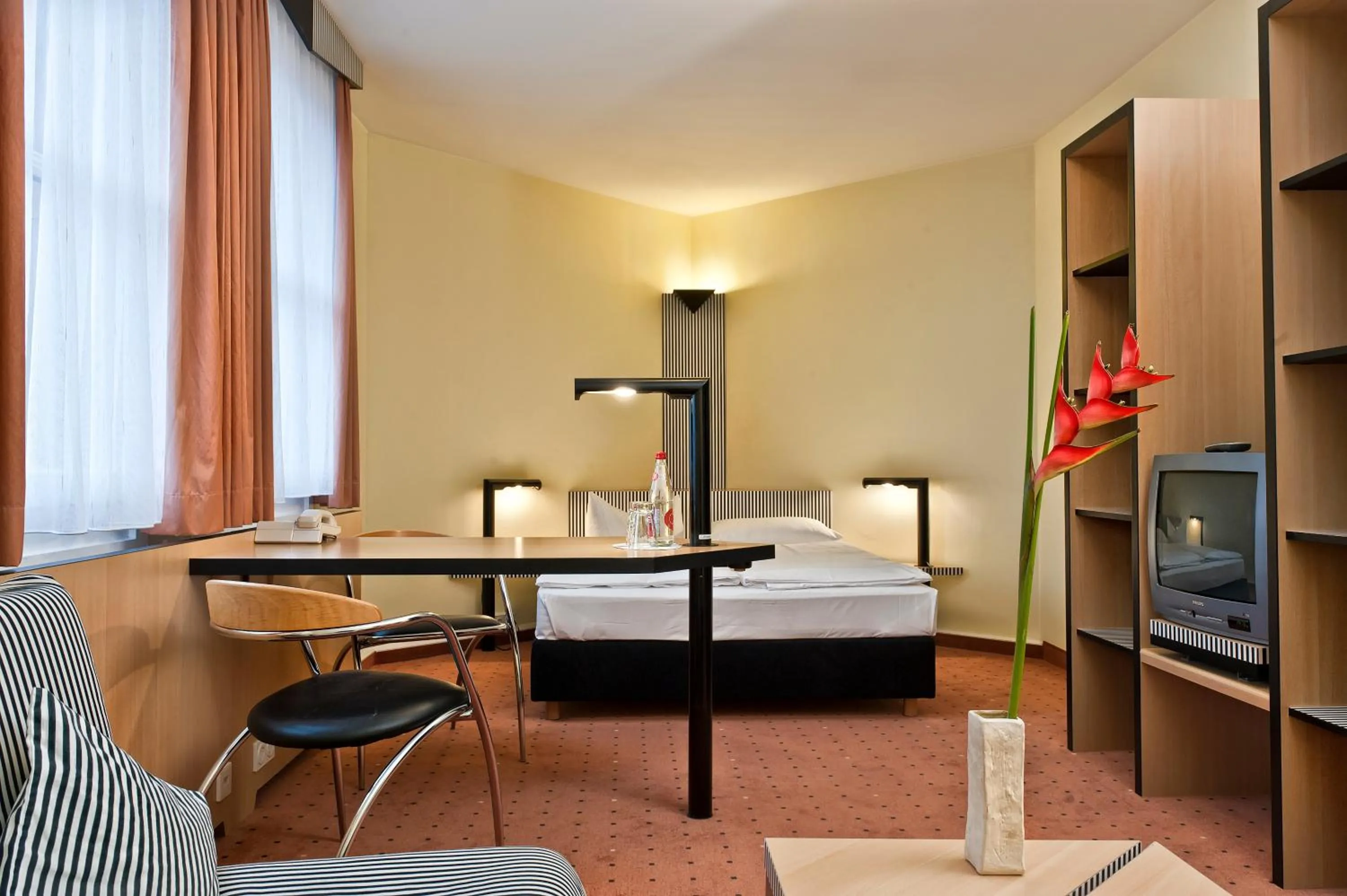Photo of the whole room, Bed in TRYP by Wyndham Halle