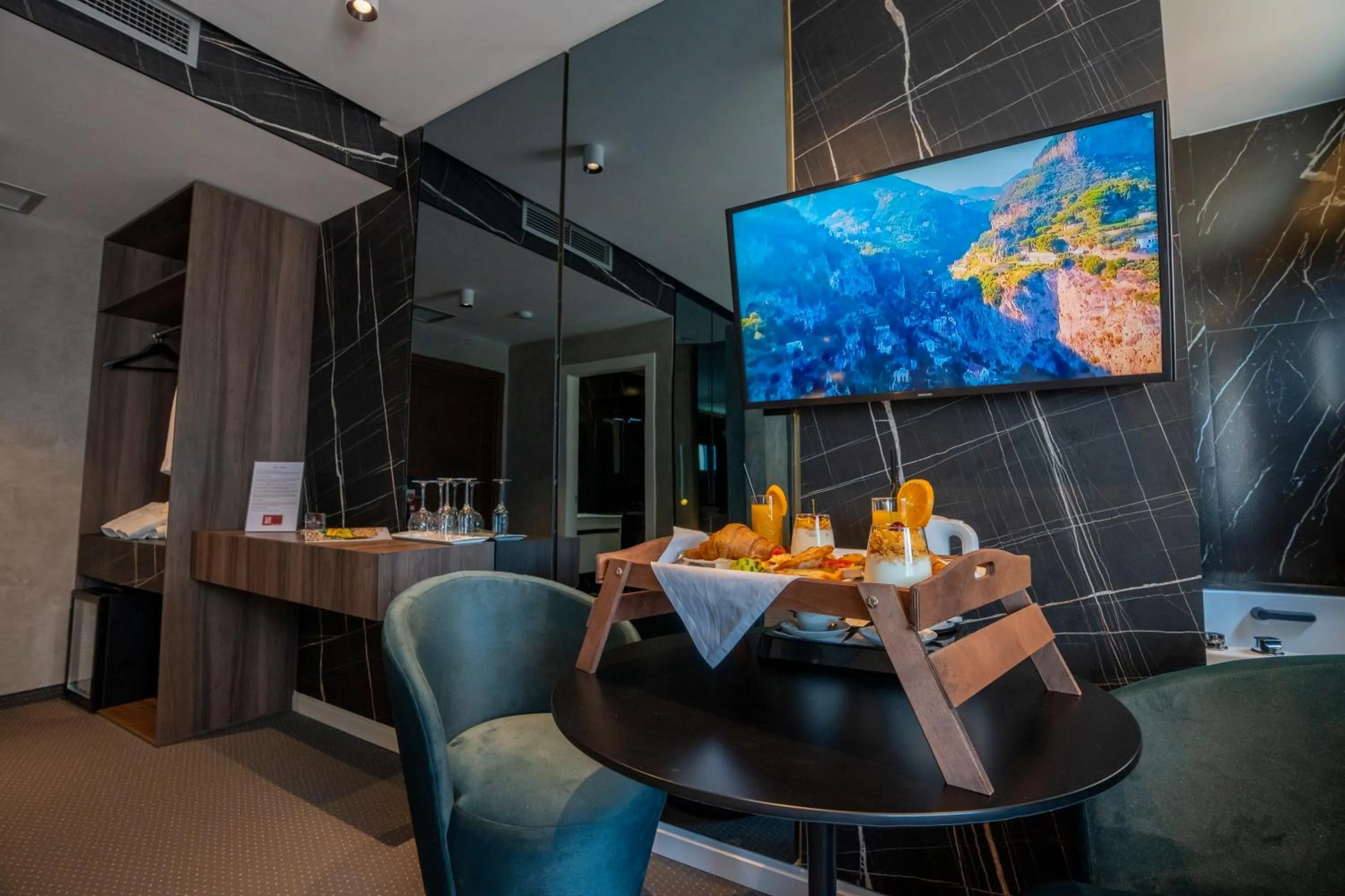 Food and drinks in Hotel Chicago