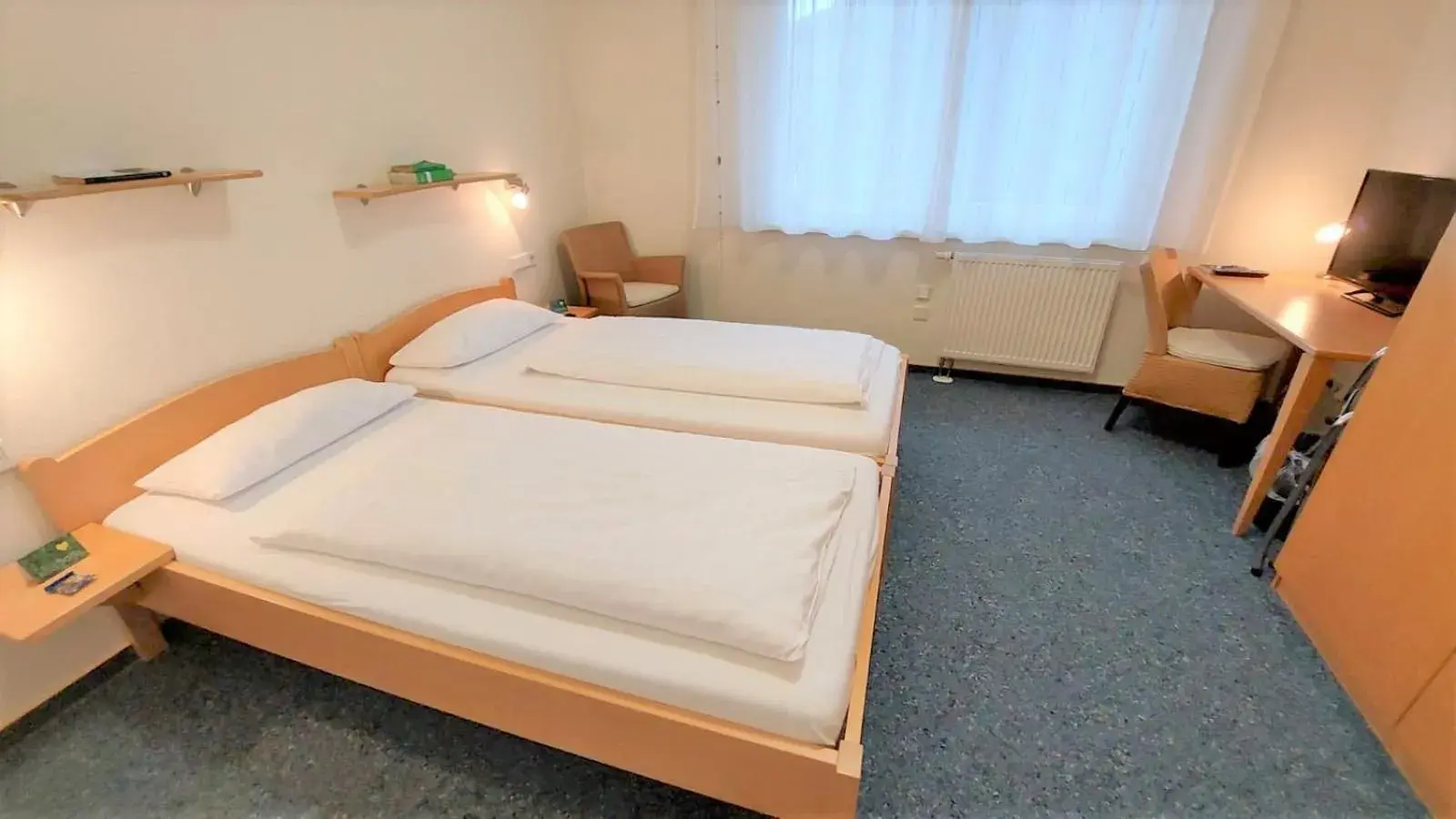 Double Room with Private Bathroom - single occupancy in Gästehaus TABOR Double Room with Private Bathroom - single occupancy in Gästehaus TABOR