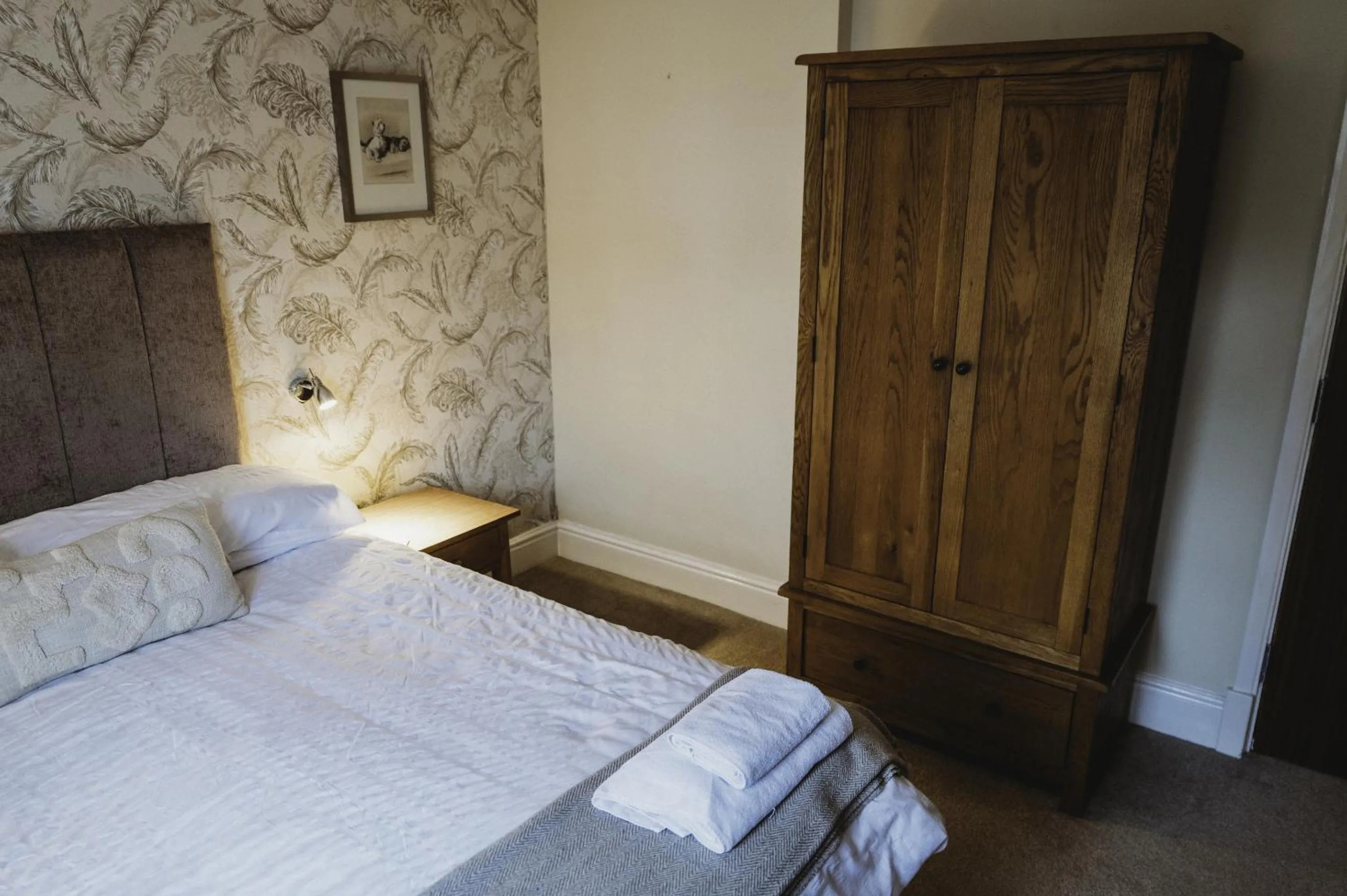 Bedroom, Bed in The White Lion Inn