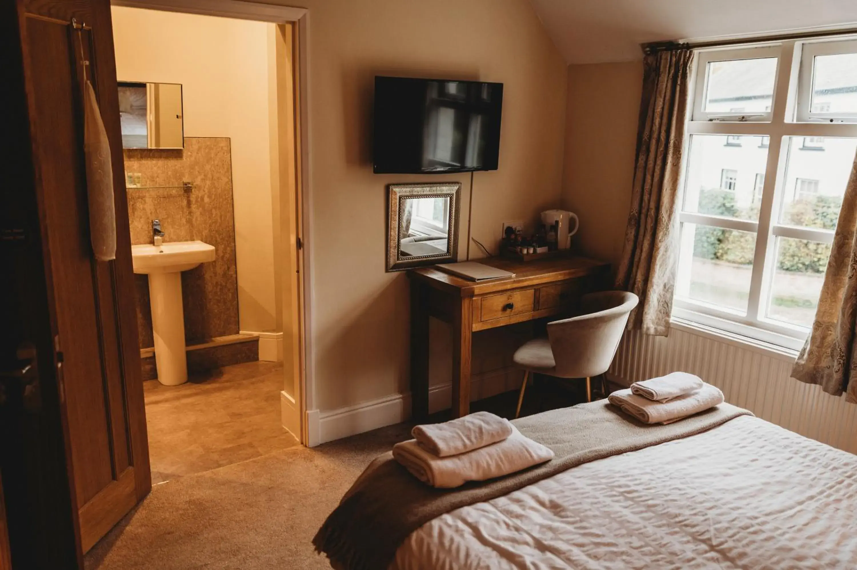 Bed in The White Lion Inn Bed in The White Lion Inn