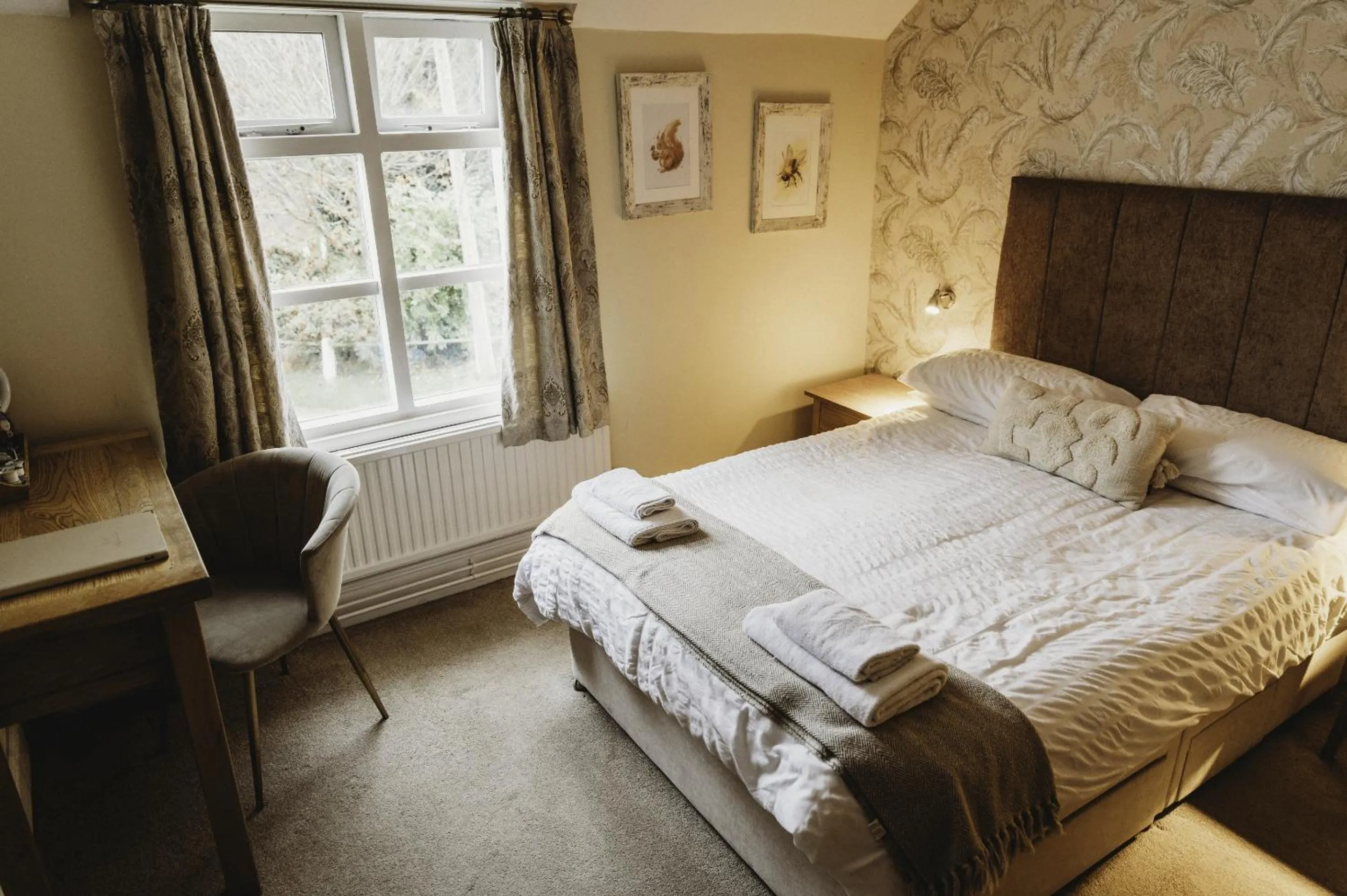 Bedroom, Bed in The White Lion Inn