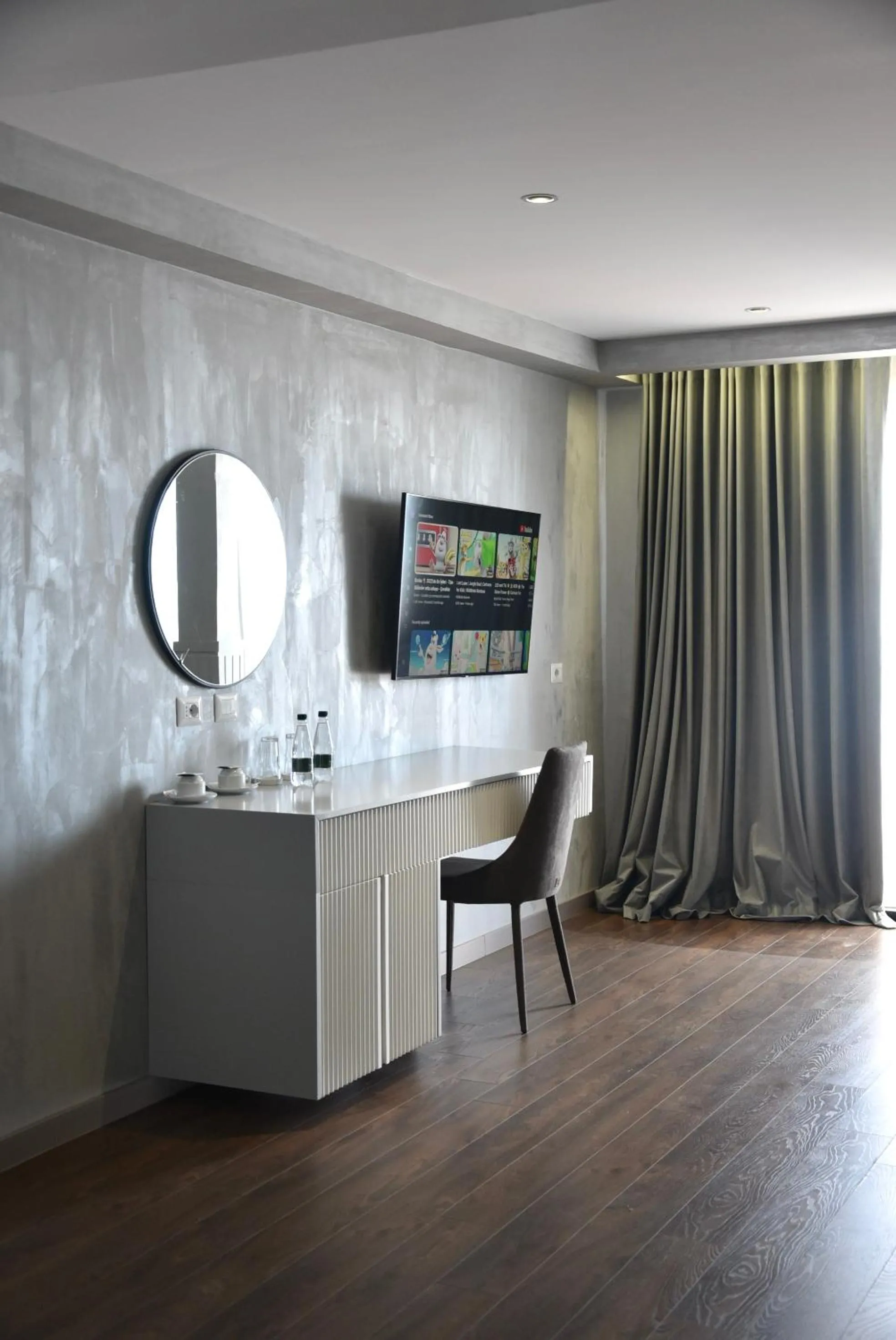 TV and multimedia in Royal G Max