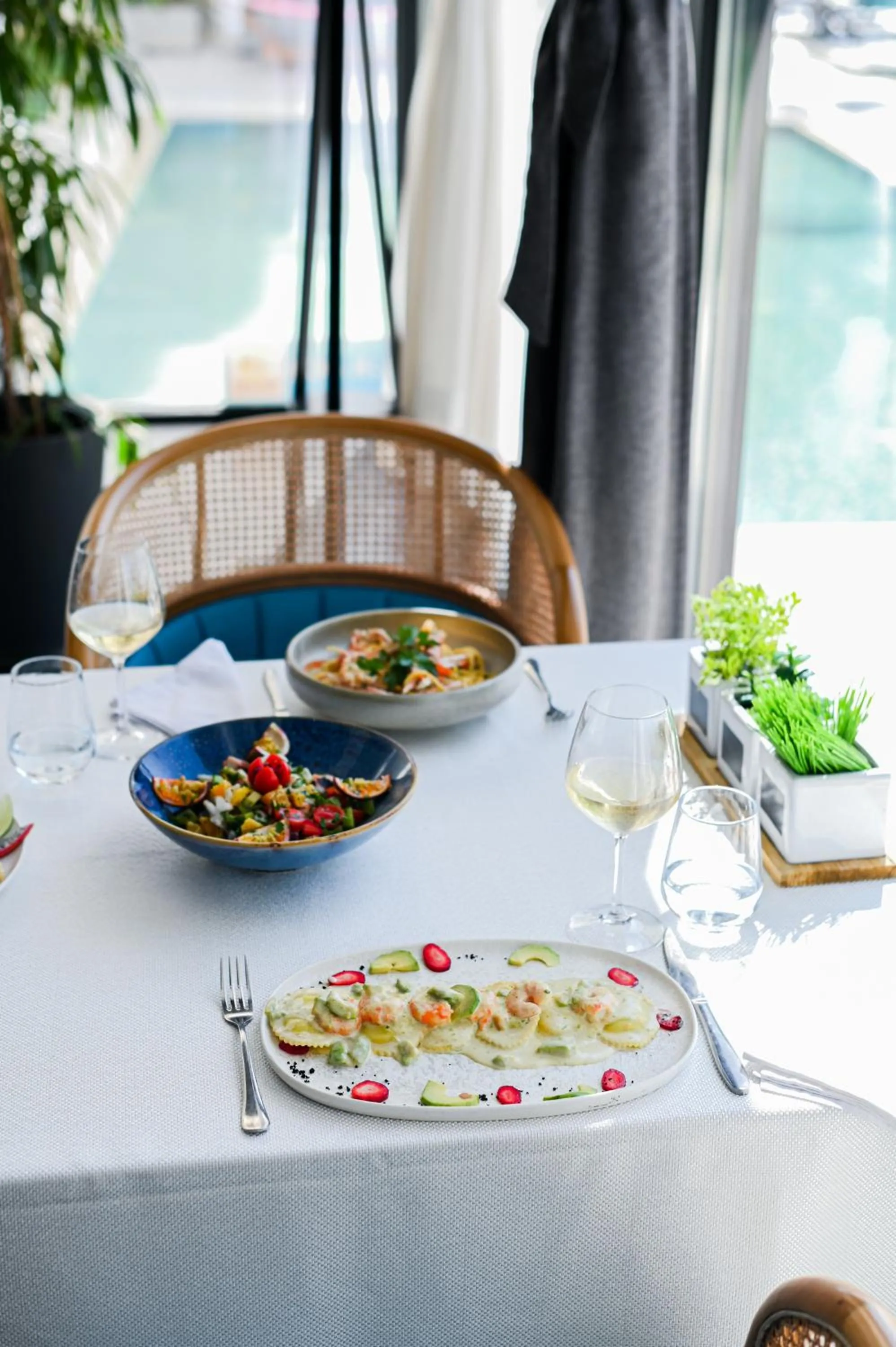 Restaurant/places to eat in Royal G Max