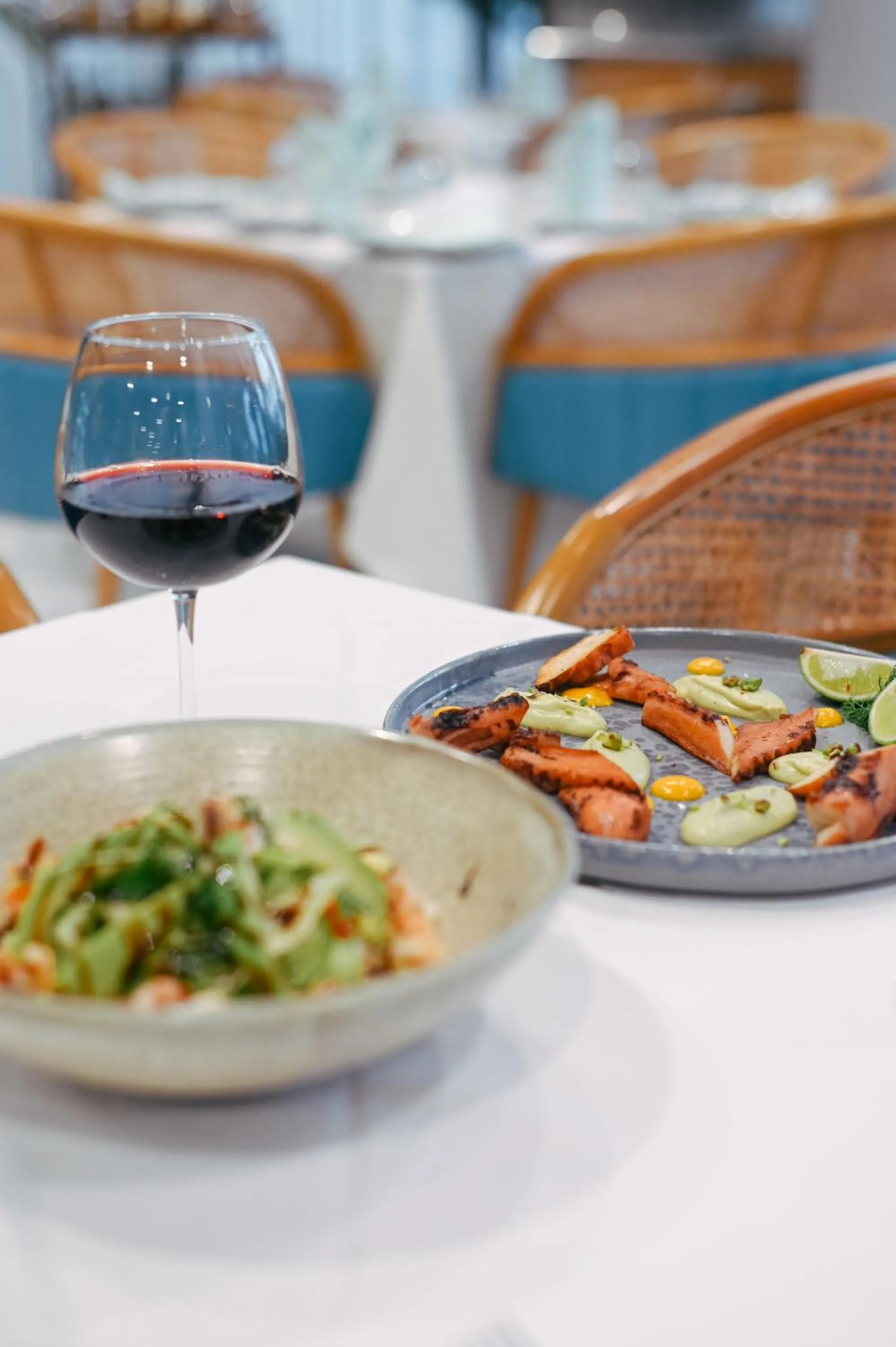 Food and drinks in Royal G Max