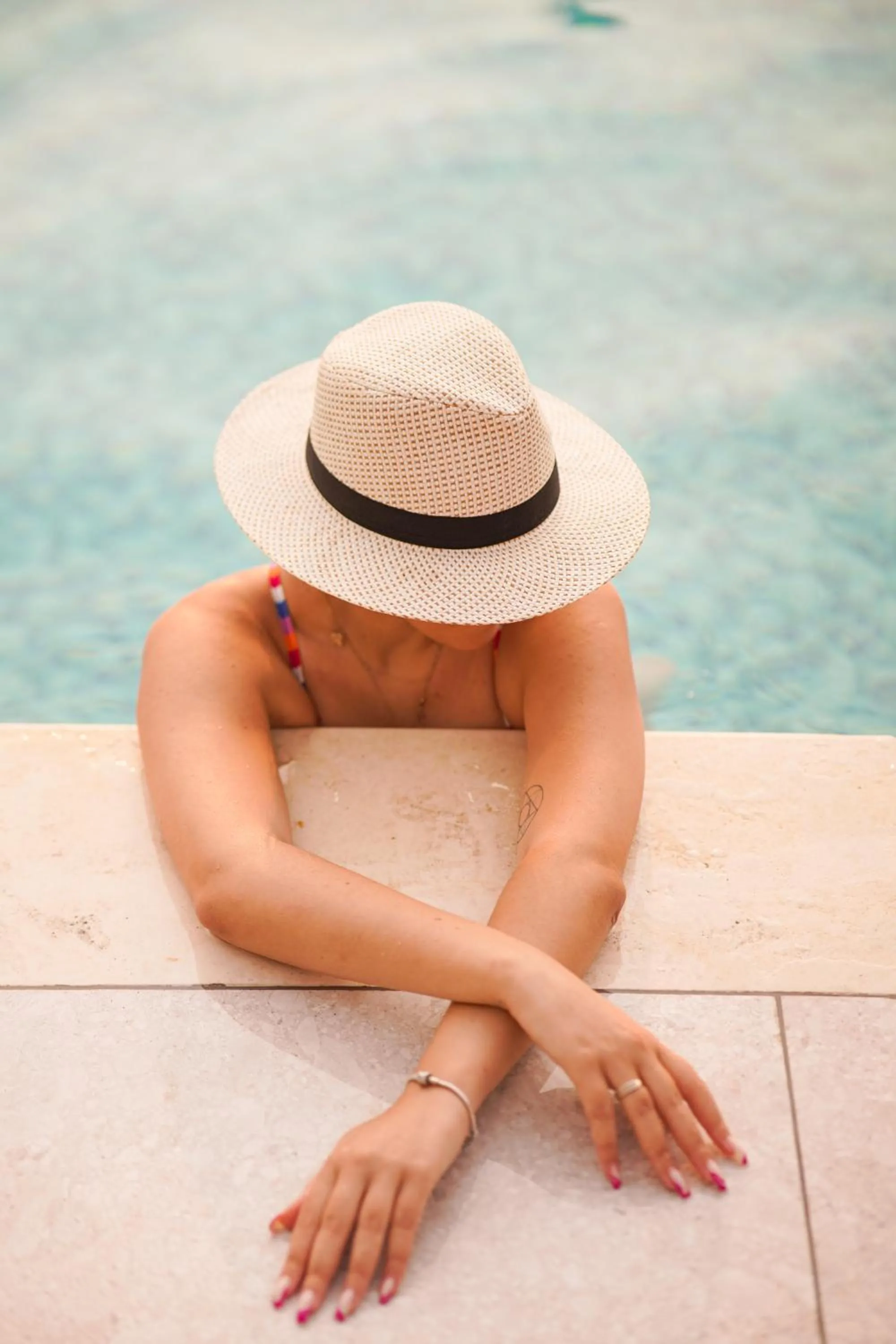 Swimming pool in Royal G Max