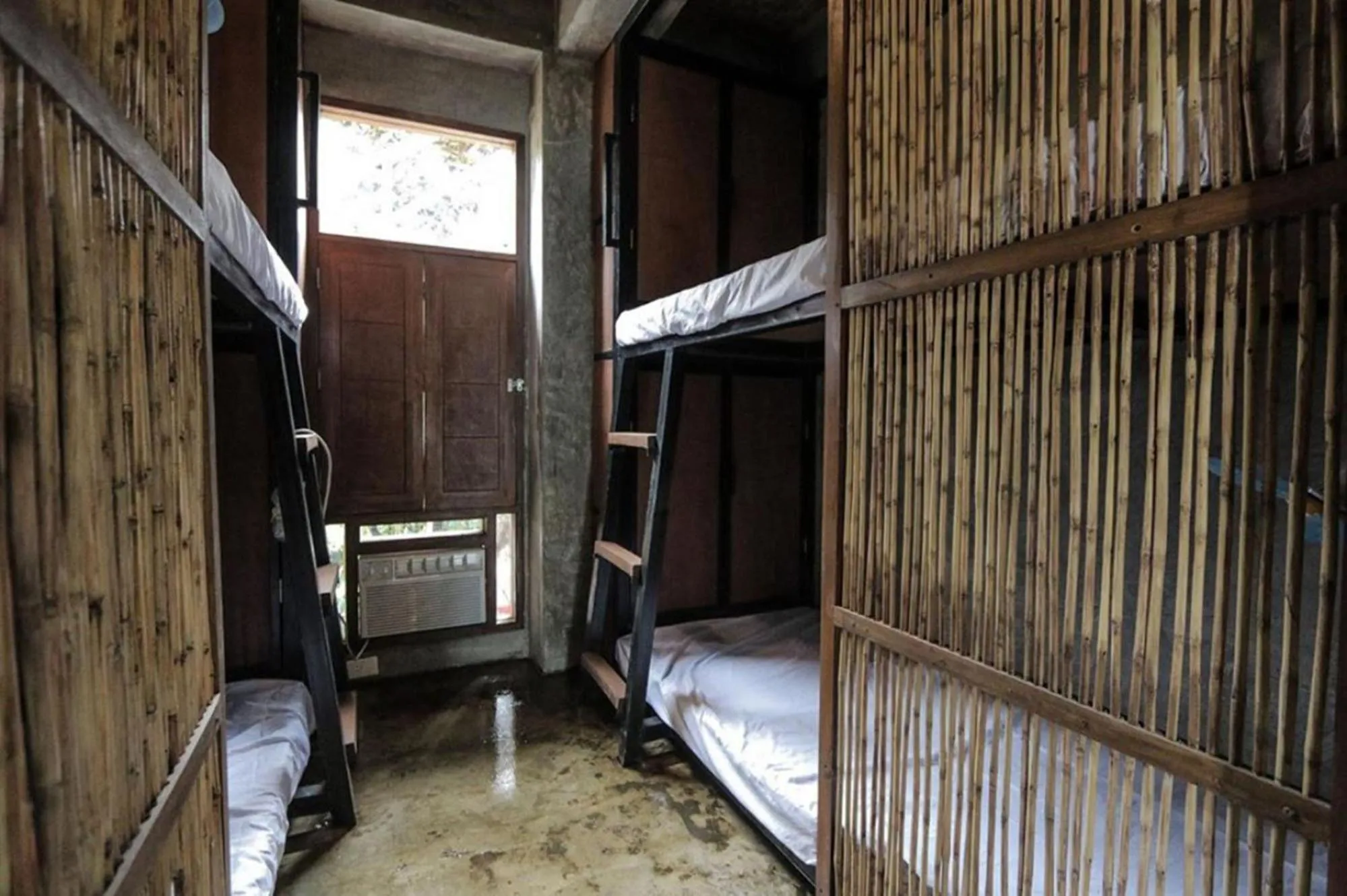 Bed in Hang Loose Hostel