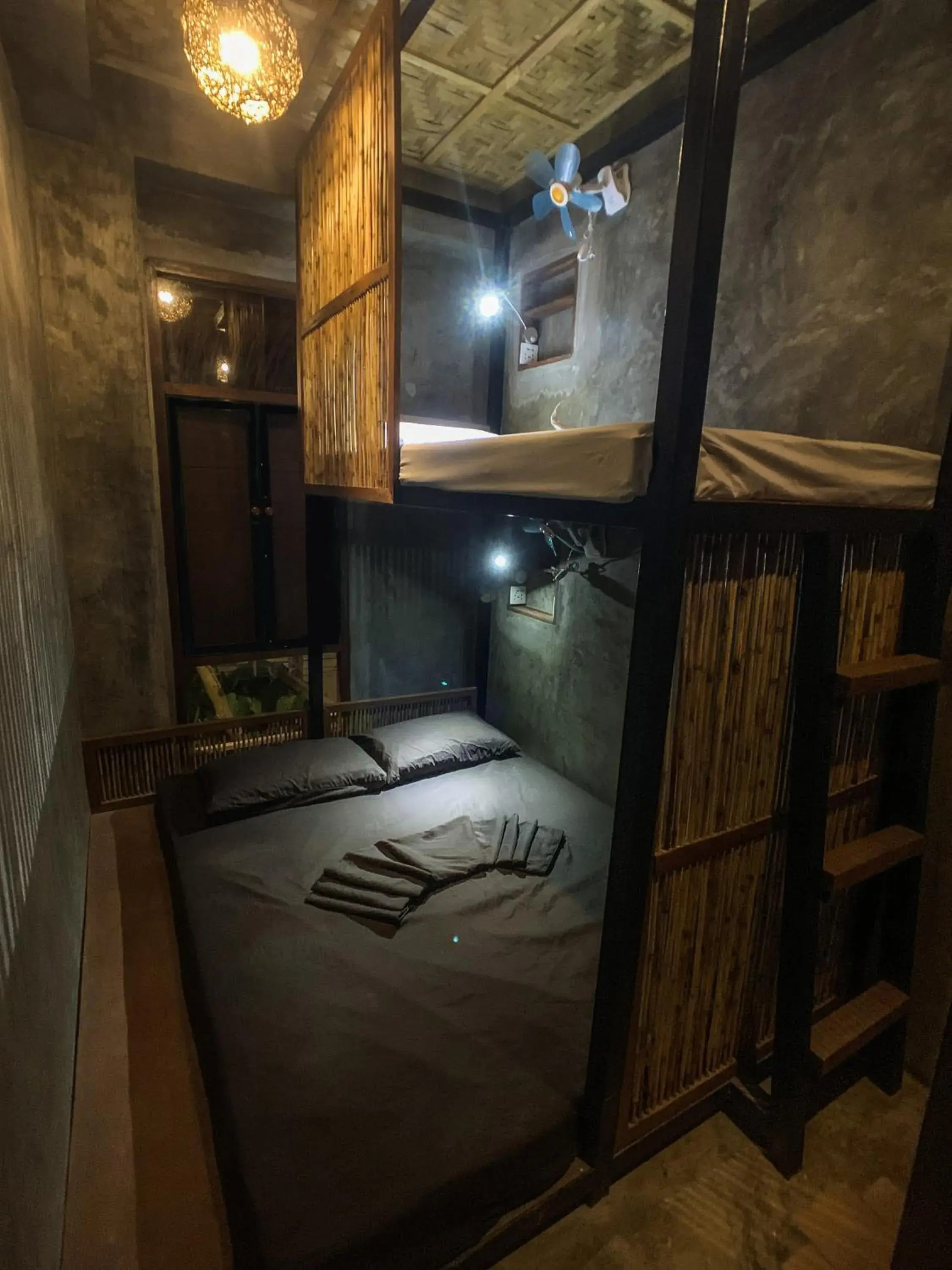 Family Room with Shower in Hang Loose Hostel Family Room with Shower in Hang Loose Hostel