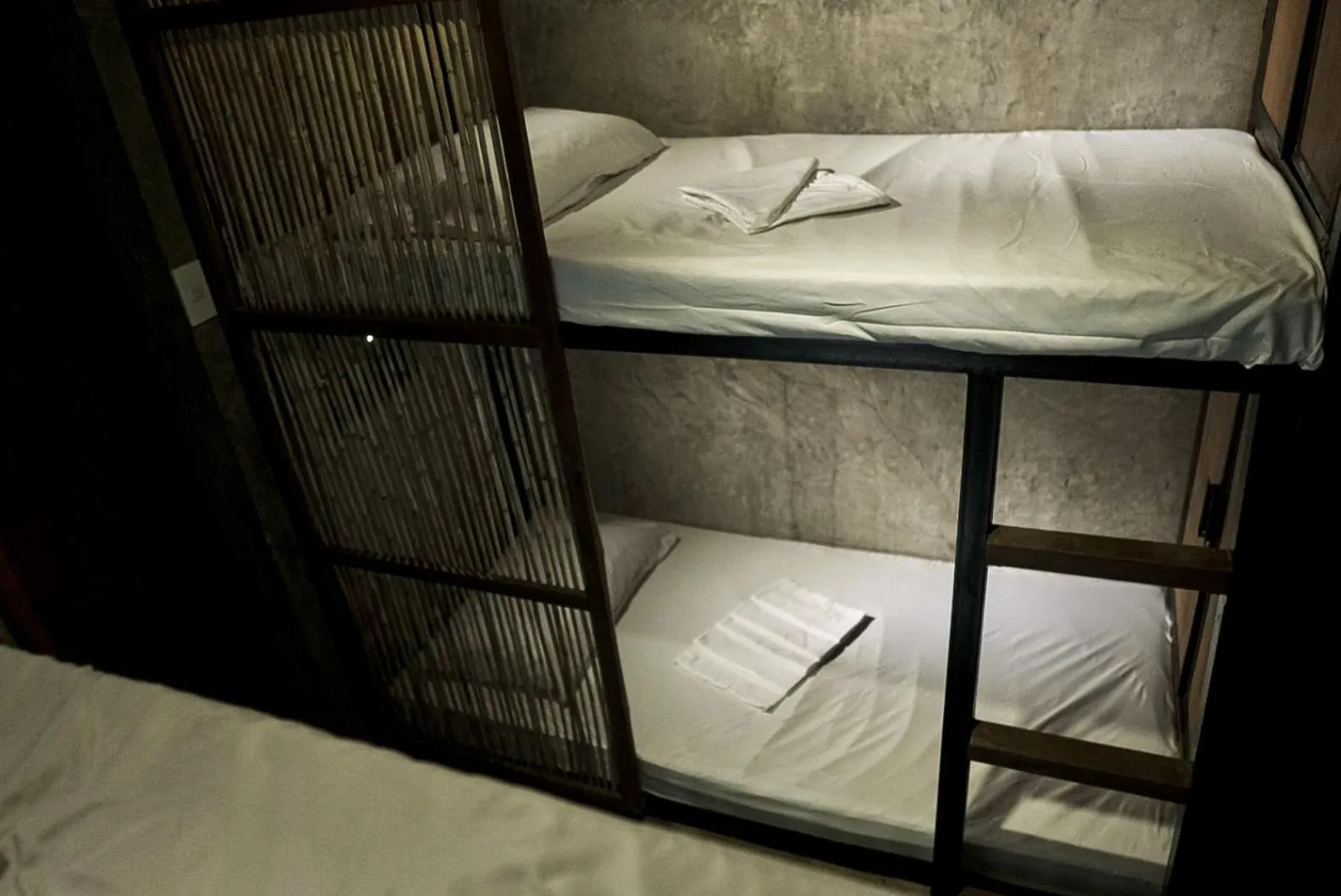 Bed in Hang Loose Hostel