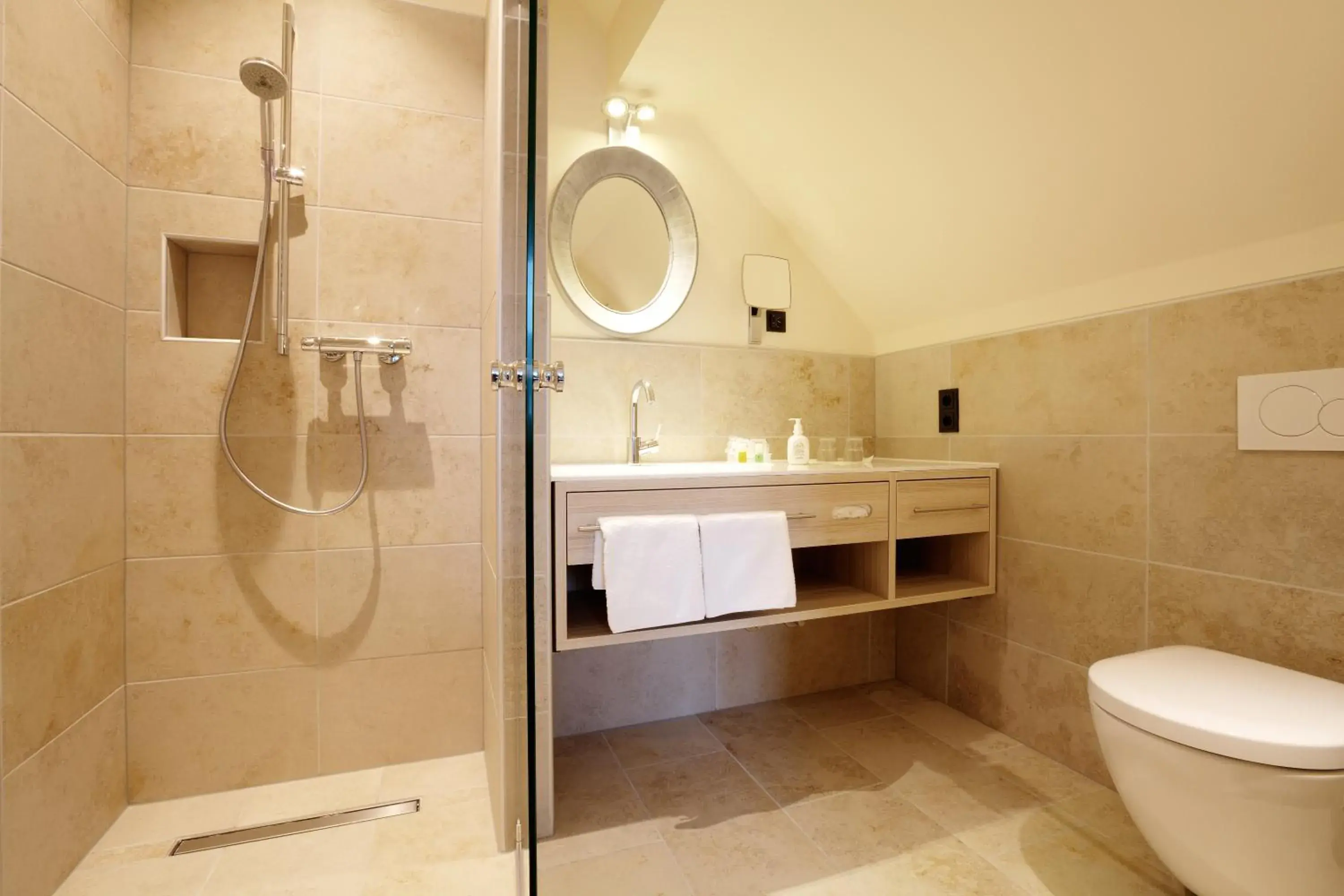 Large Double or Twin Room in Hotel Die Gams Large Double or Twin Room in Hotel Die Gams