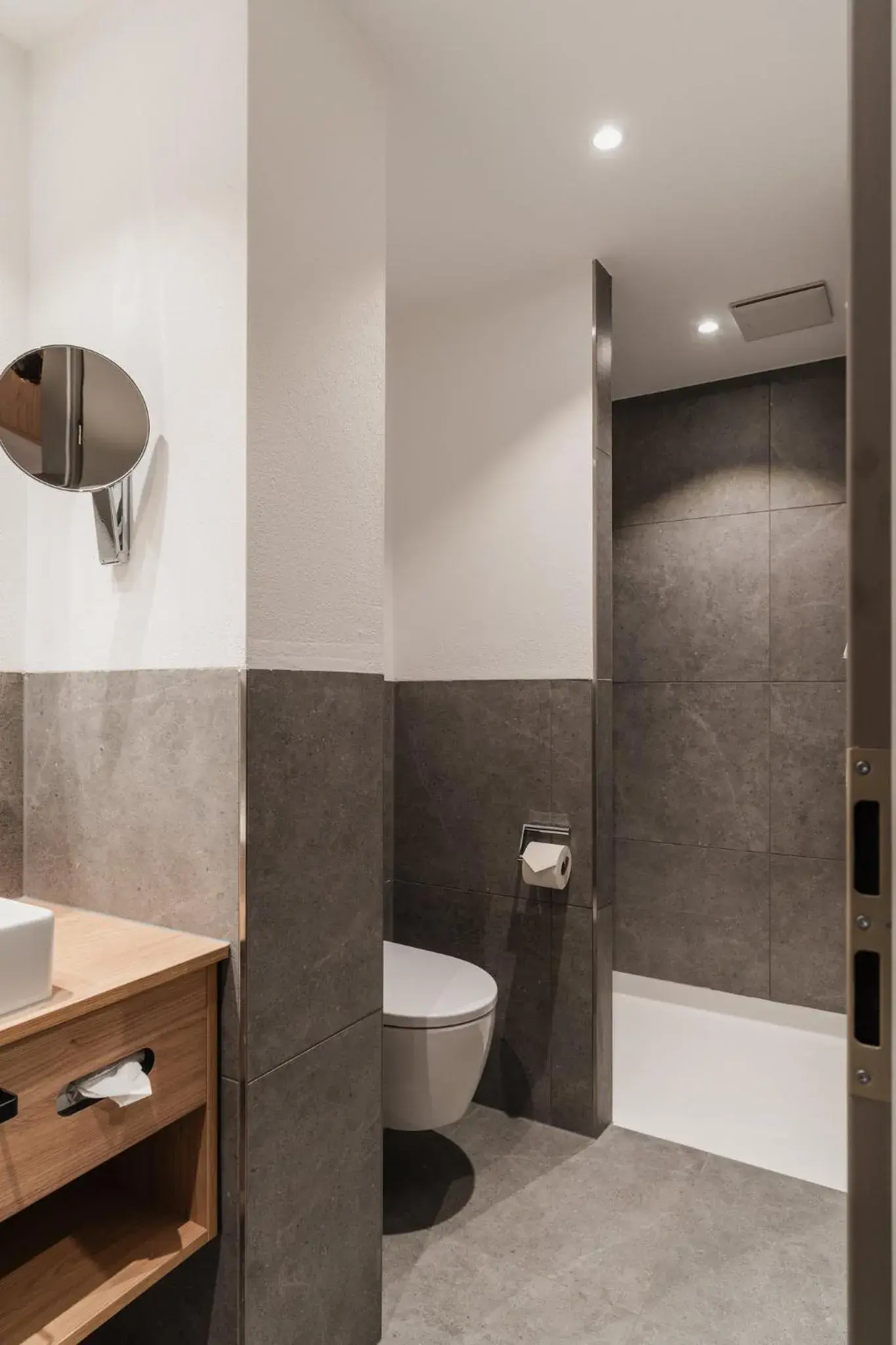 Double Room - single occupancy - Disability Access in Hotel Die Gams Double Room - single occupancy - Disability Access in Hotel Die Gams