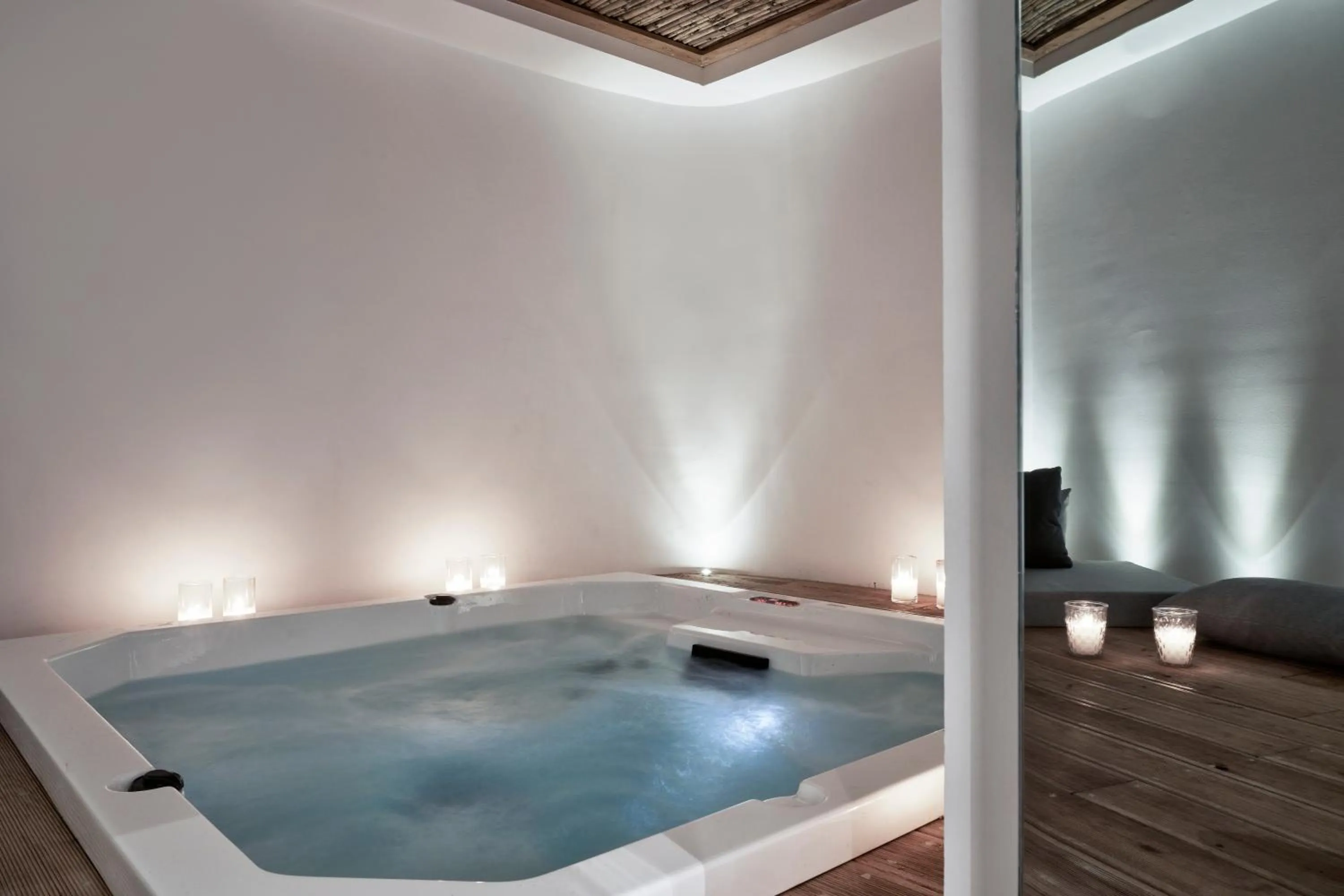 Spa and wellness centre/facilities in Radisson Blu Euphoria Resort, Mykonos