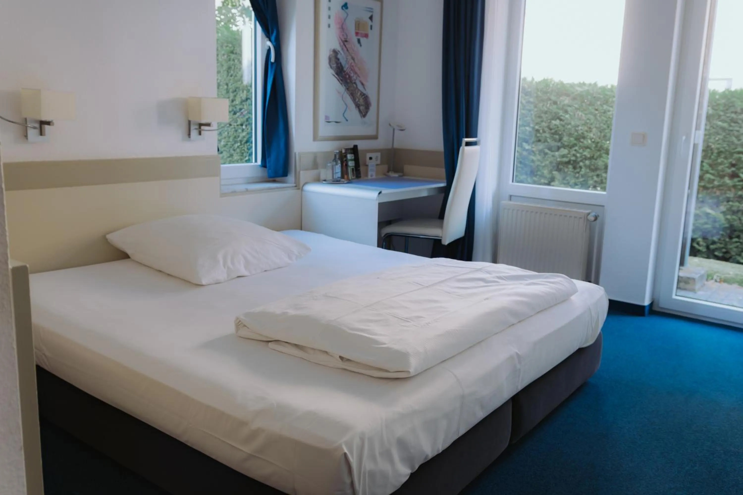 Bedroom, Bed in Hotel ZweiLinden Meckenheim Bonn