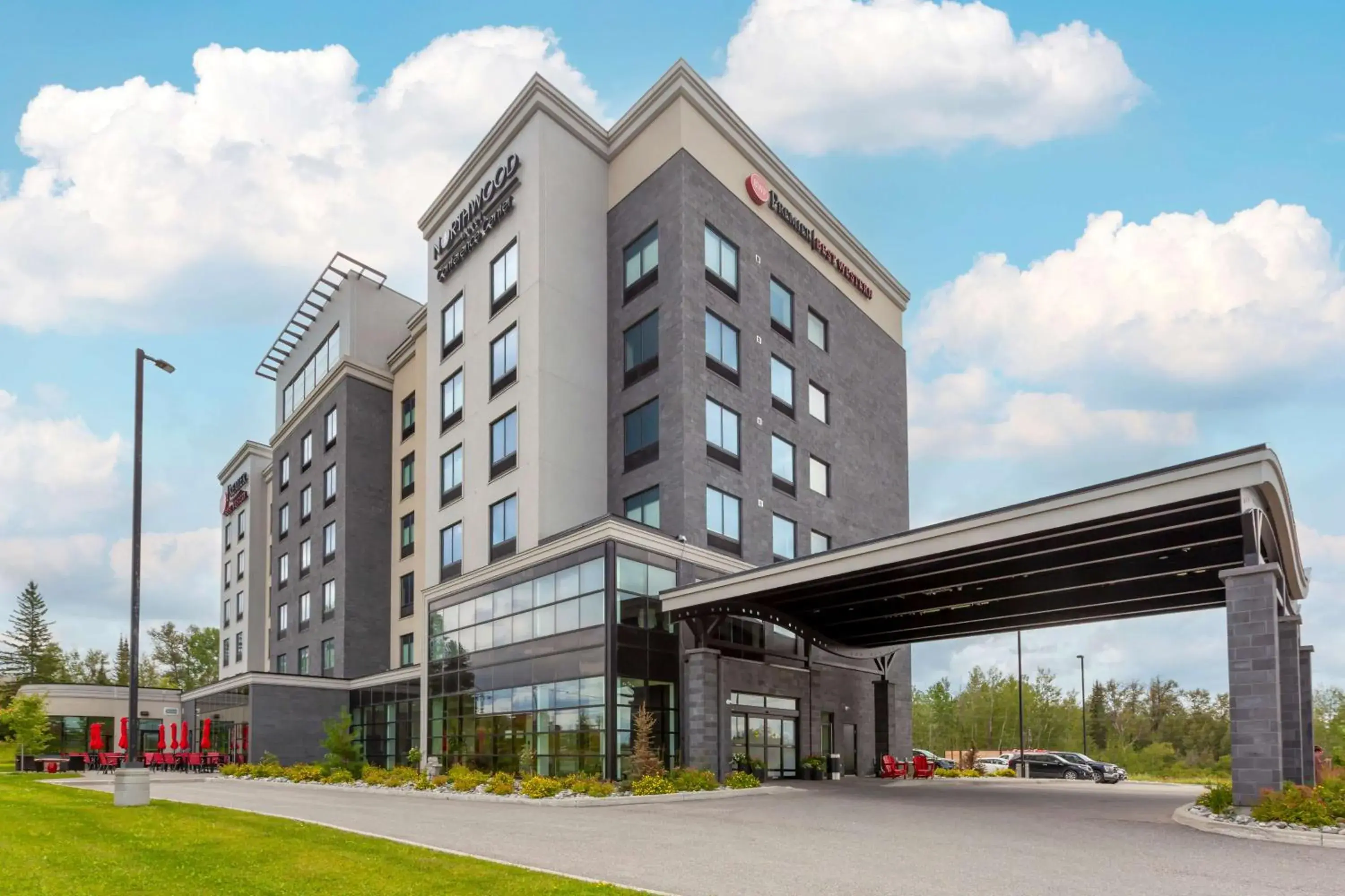 Property building in Best Western Premier Northwood Hotel Property building in Best Western Premier Northwood Hotel