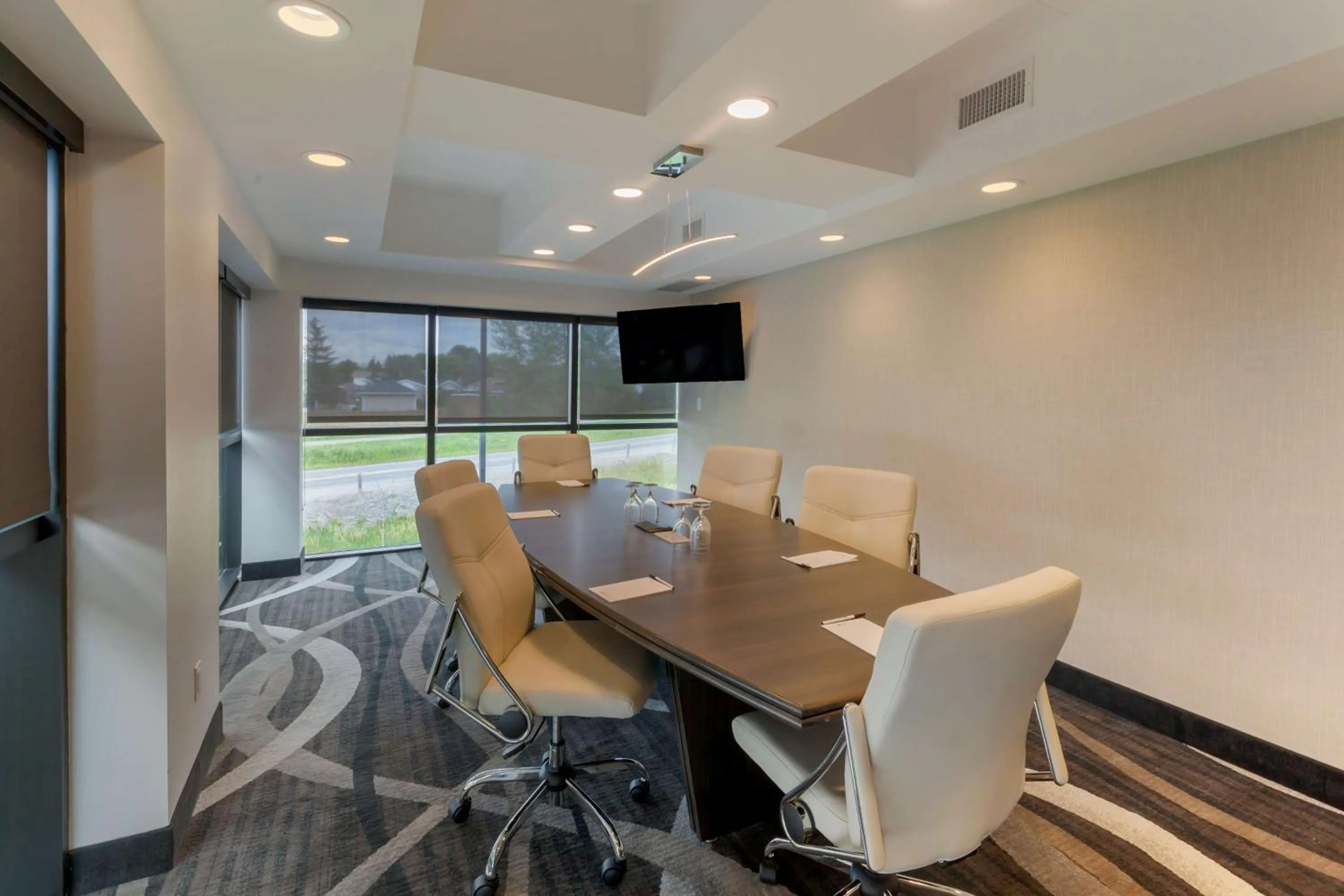 Meeting/conference room in Best Western Premier Northwood Hotel