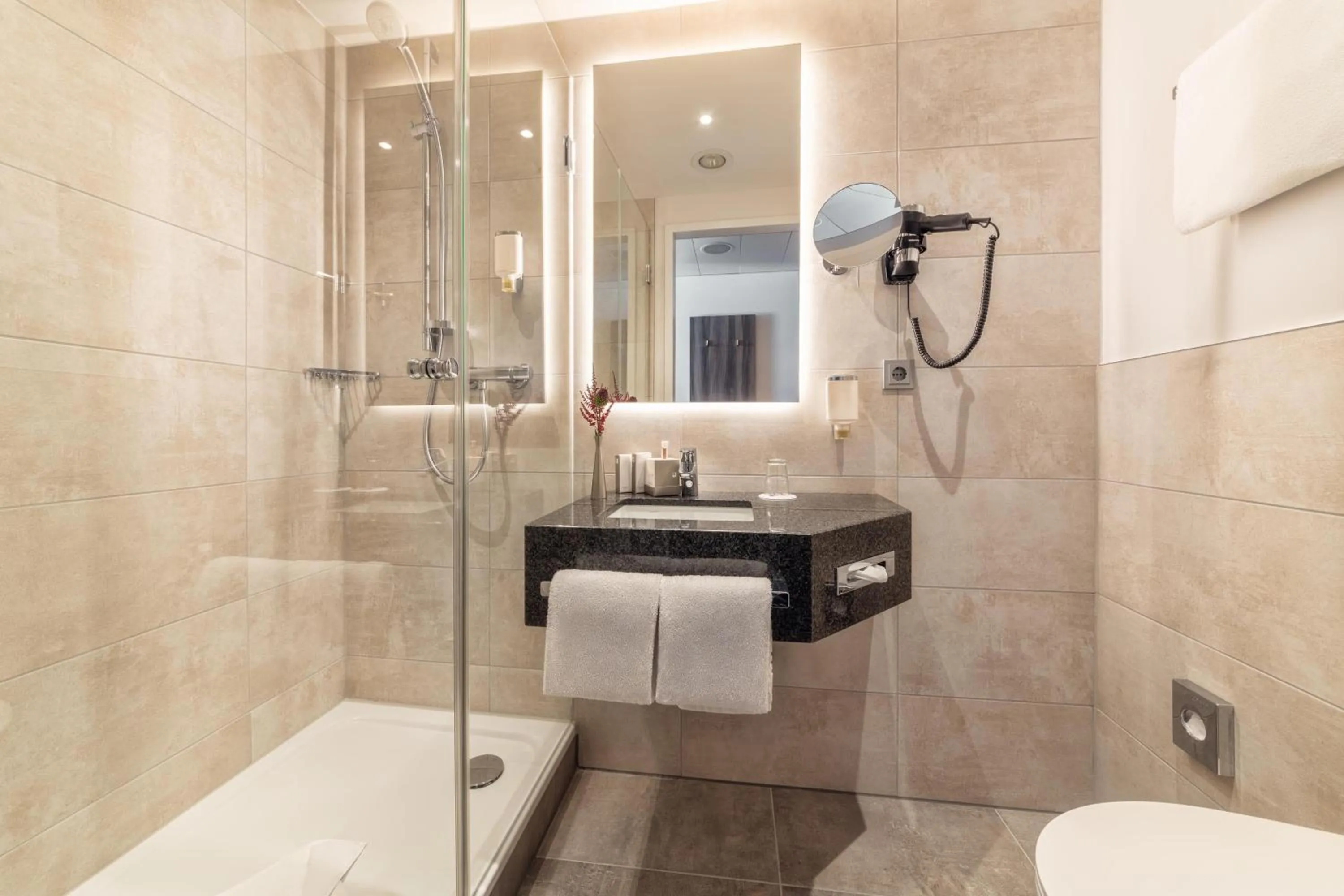 Shower in CityClass Hotel am Dom