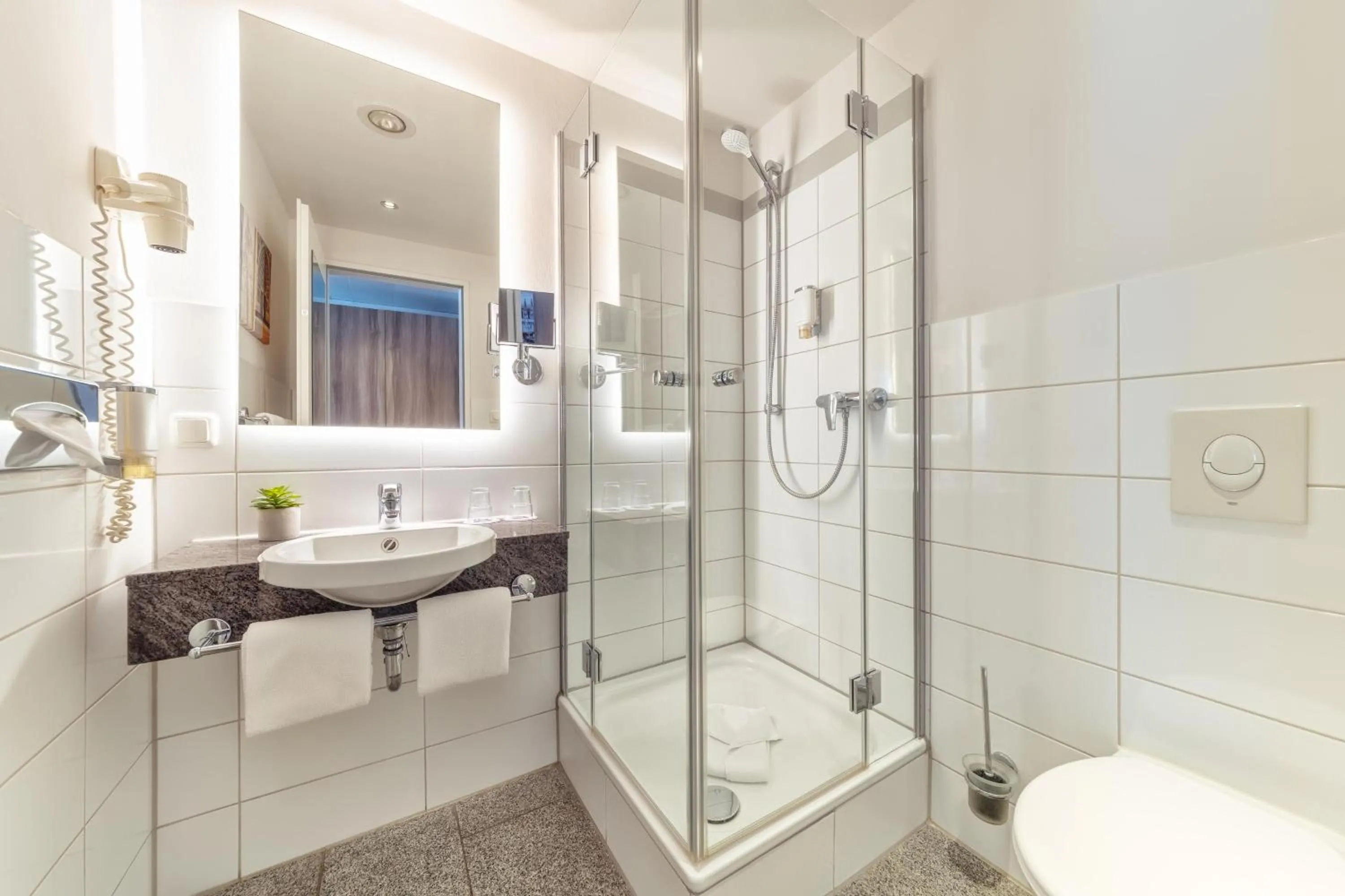 Shower in CityClass Hotel am Dom