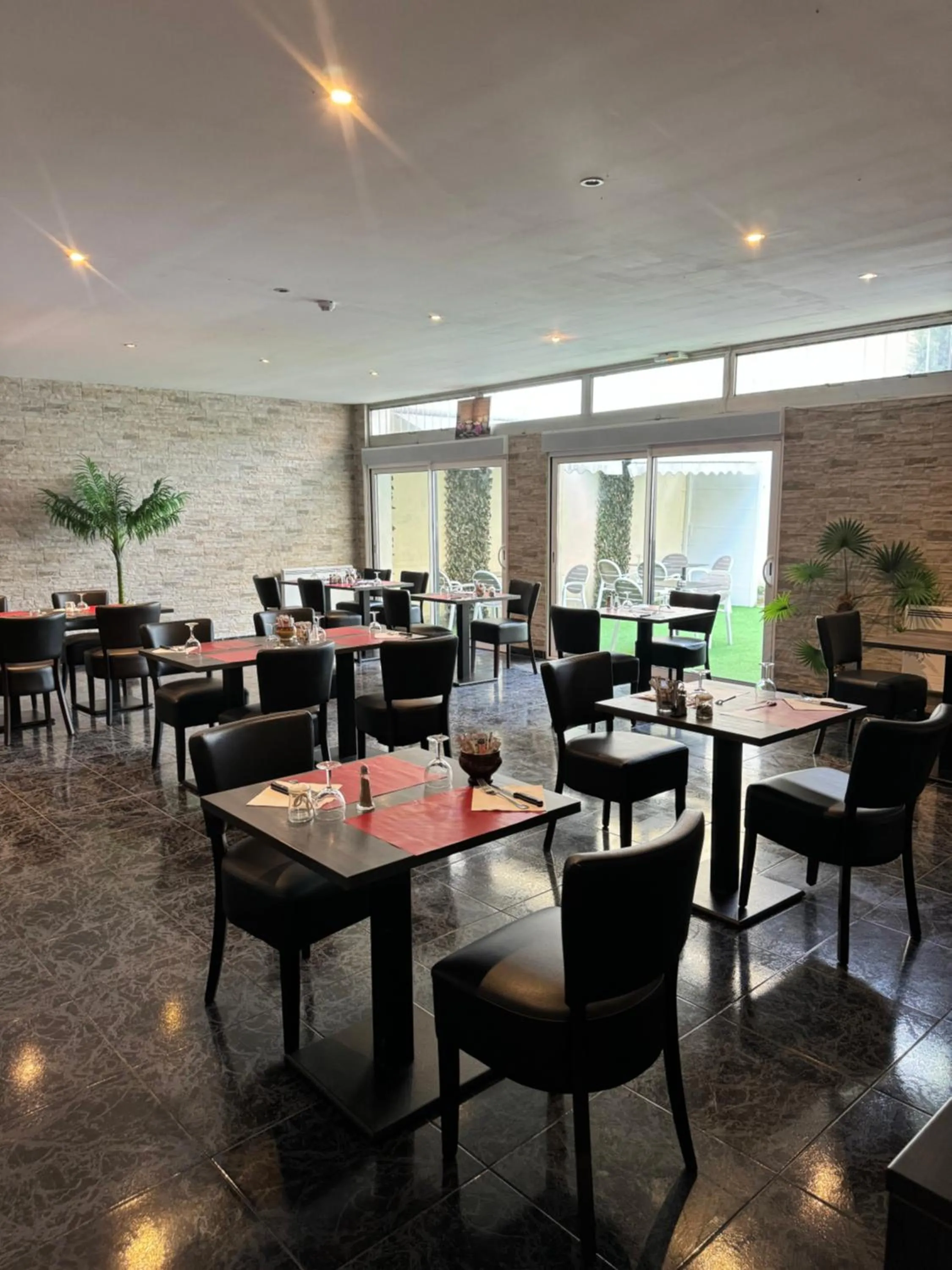 Restaurant/places to eat in La Cascade