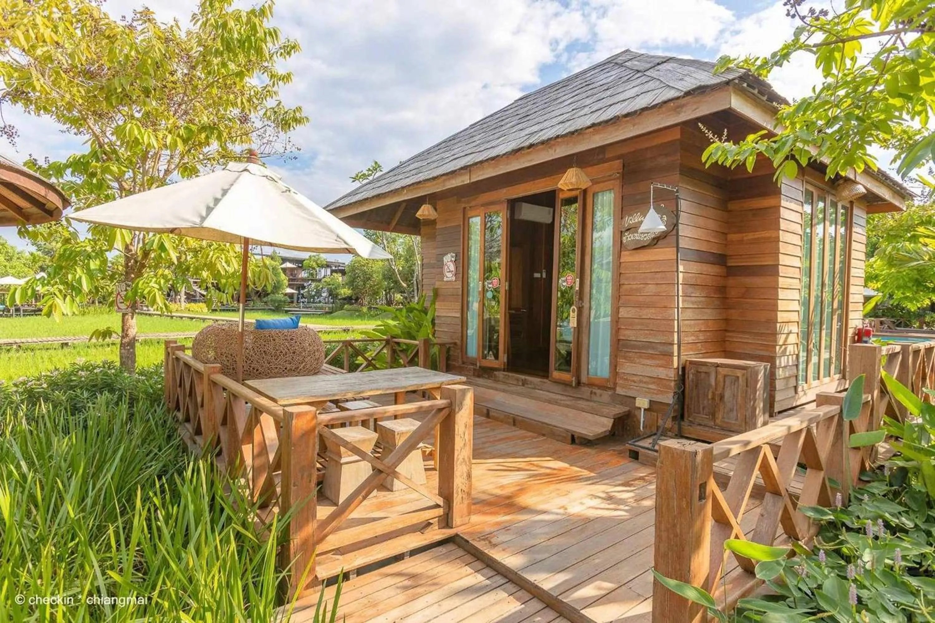 Garden view in Tongna Cottage Natural Resort