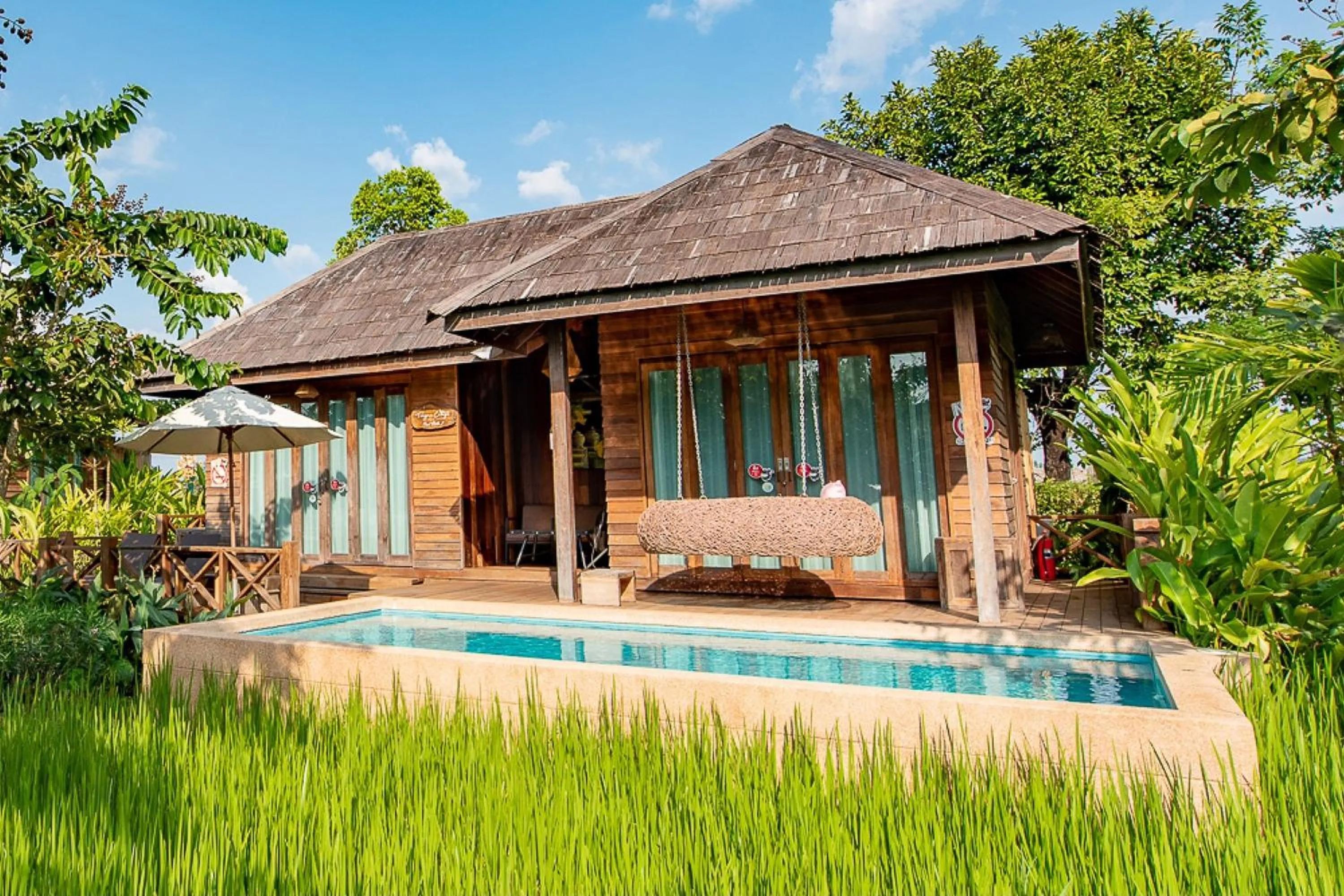 Swimming pool in Tongna Cottage Natural Resort