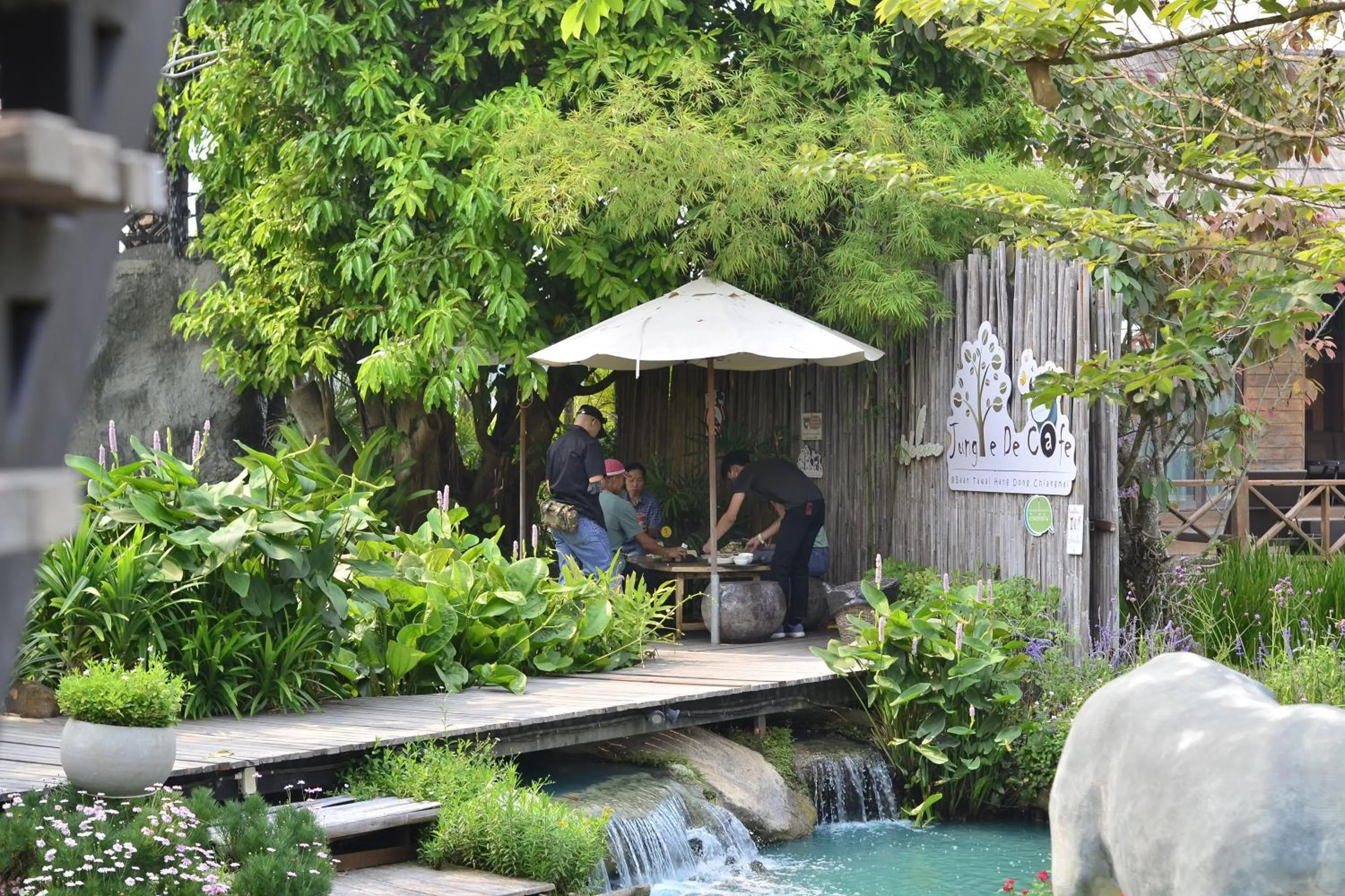 Restaurant/places to eat in Tongna Cottage Natural Resort