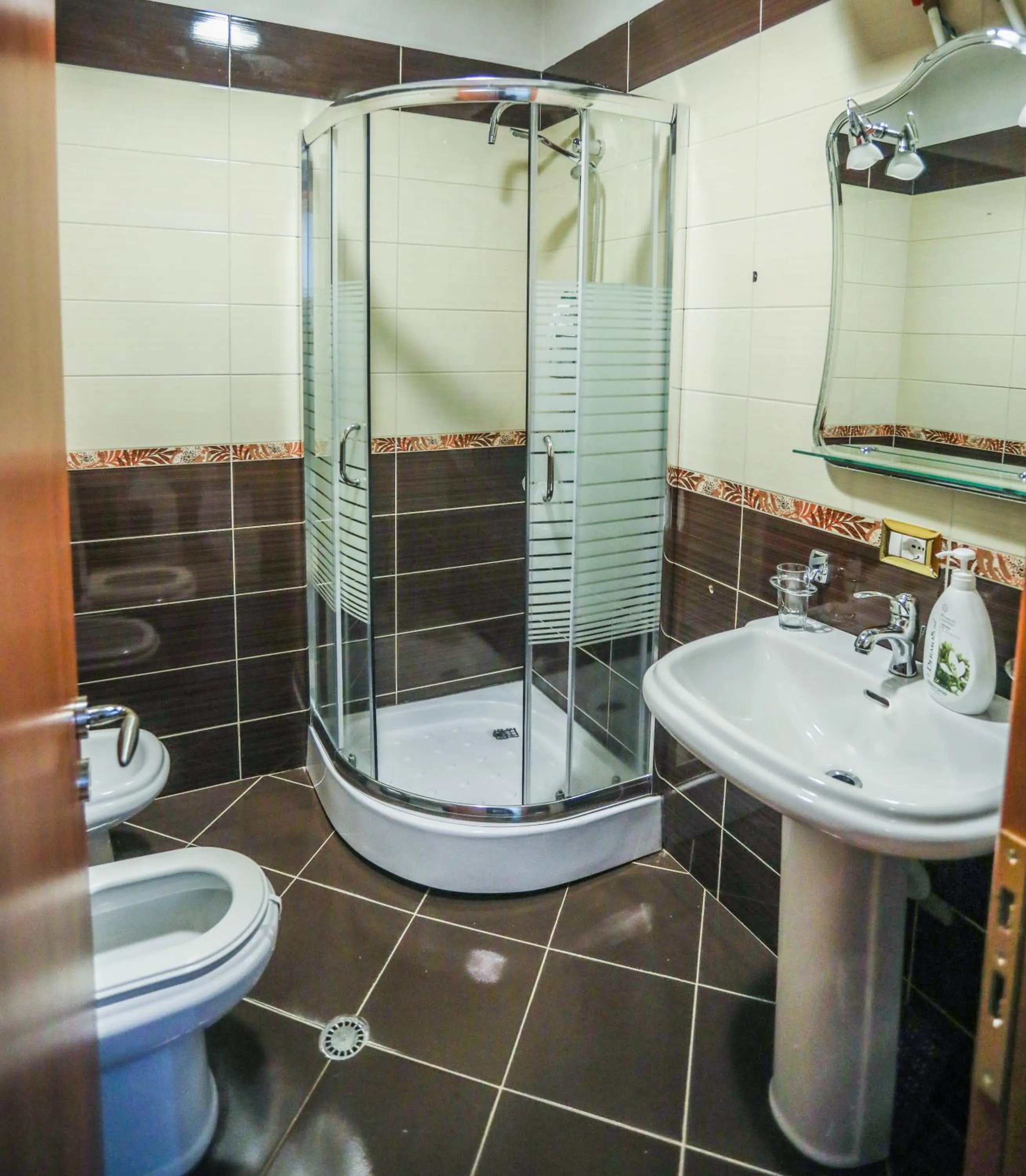 Bathroom in Luxurious Apartment Lake View Pogradec