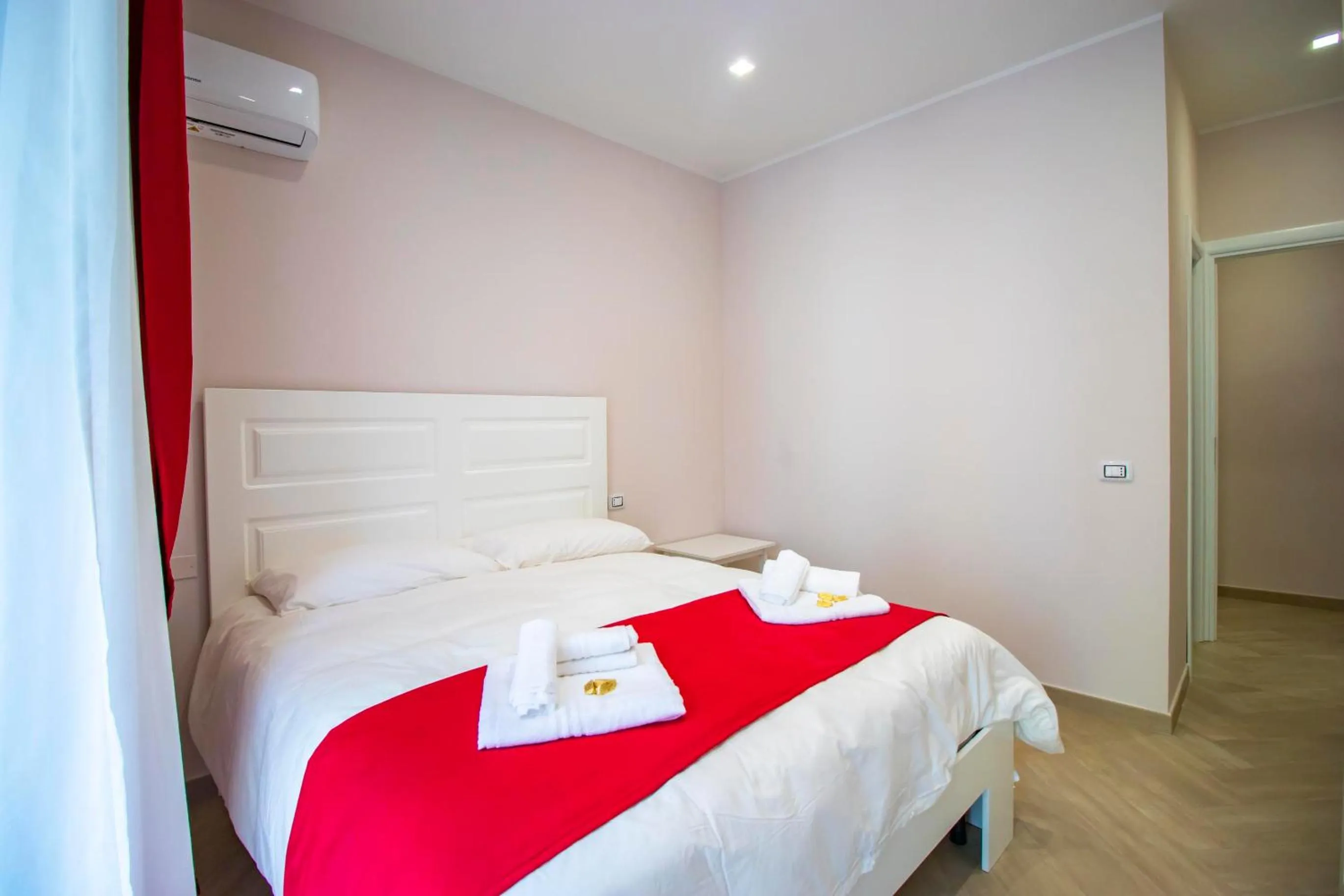 Photo of the whole room, Bed in Dimora Costantino