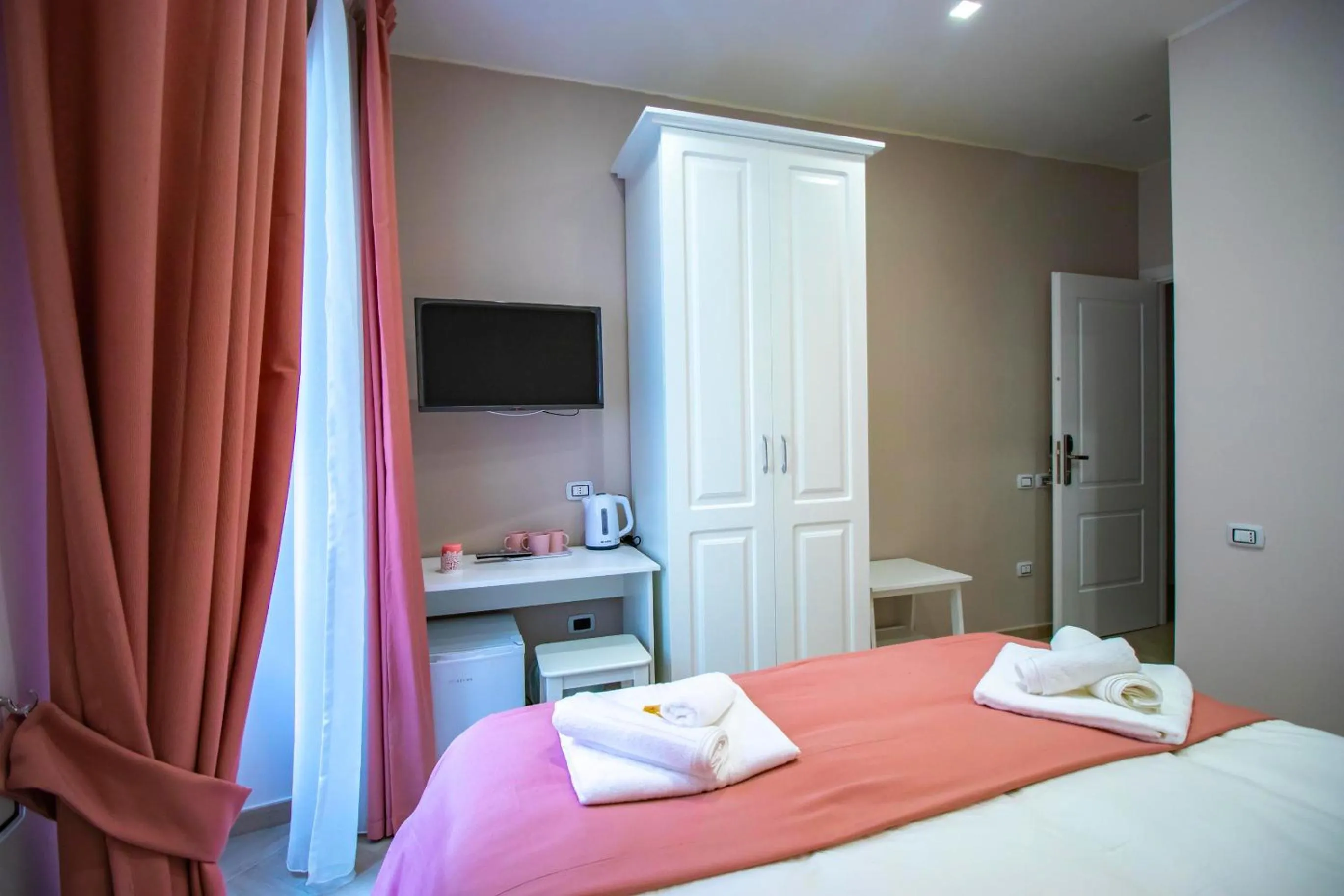 TV and multimedia, Bed in Dimora Costantino