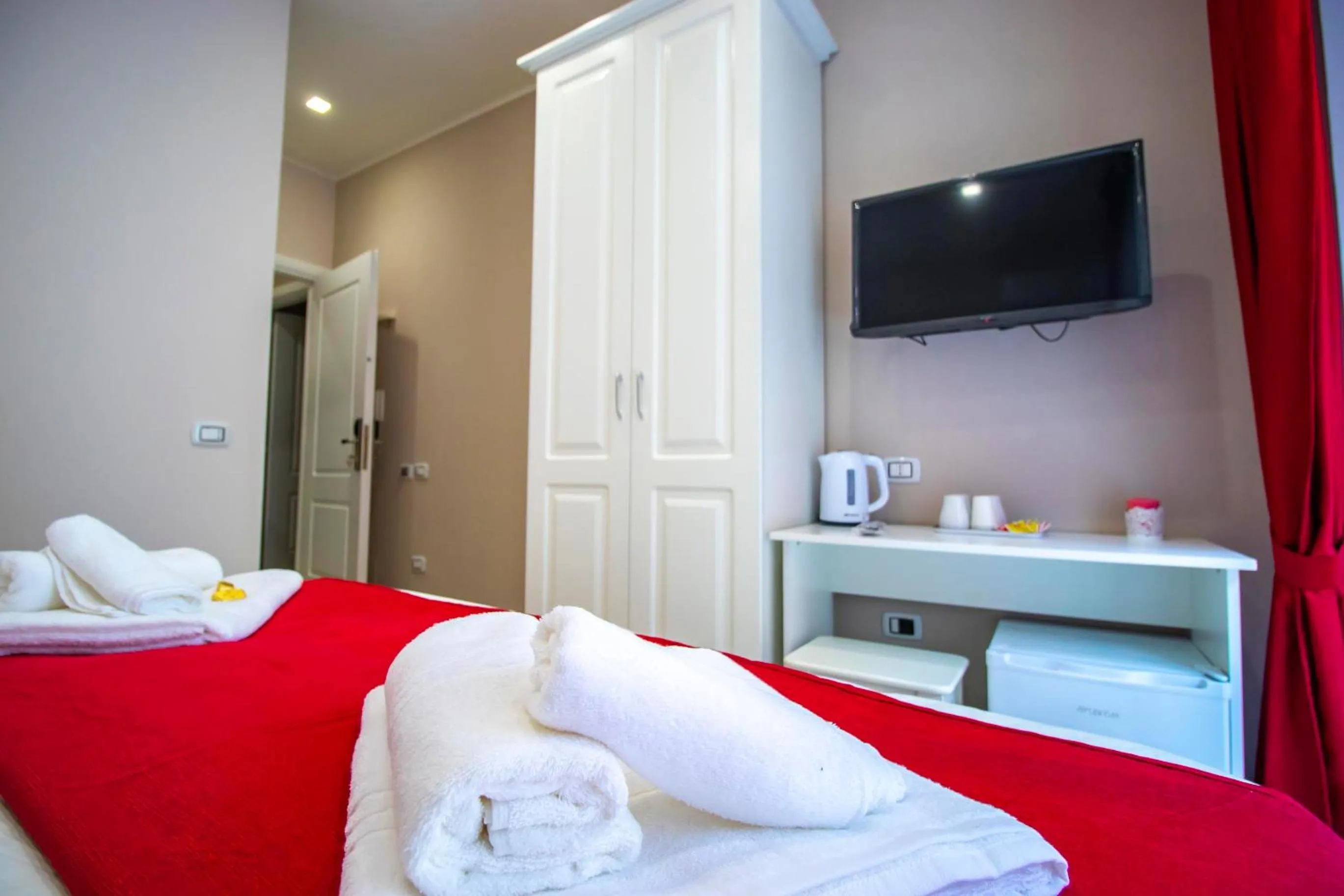 Photo of the whole room, Bed in Dimora Costantino