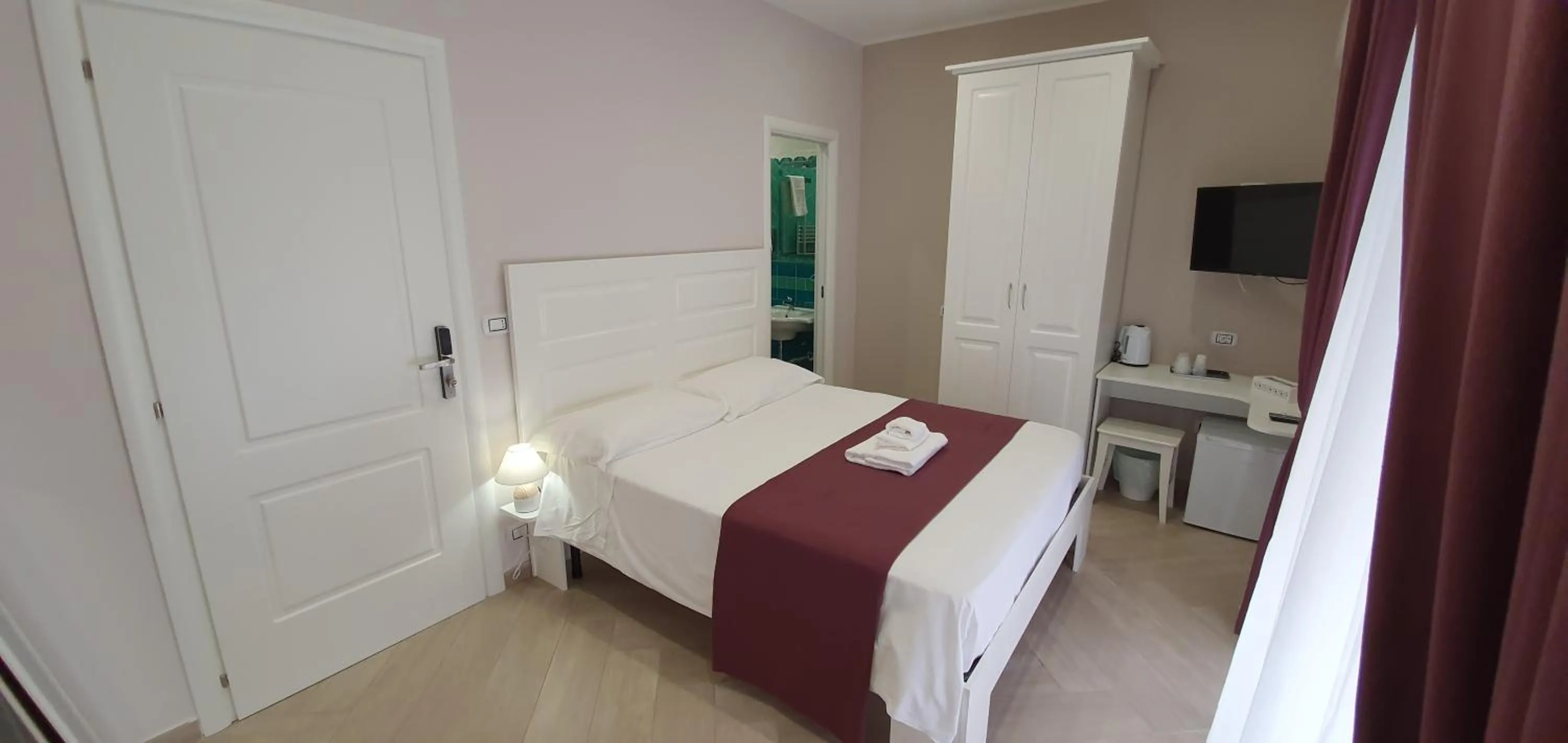 Photo of the whole room, Bed in Dimora Costantino