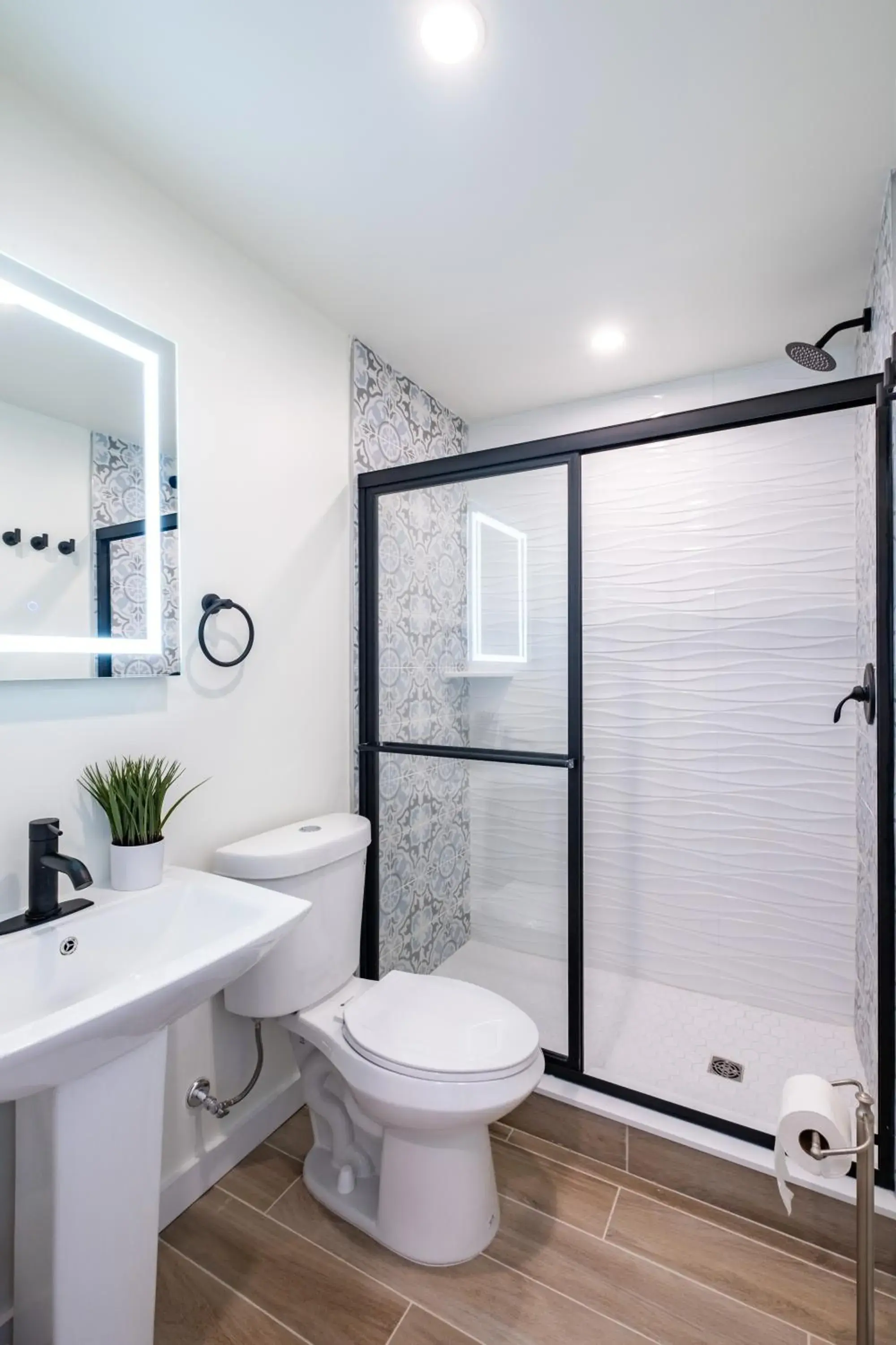 Bathroom in Pavilion Motor Lodge Bathroom in Pavilion Motor Lodge