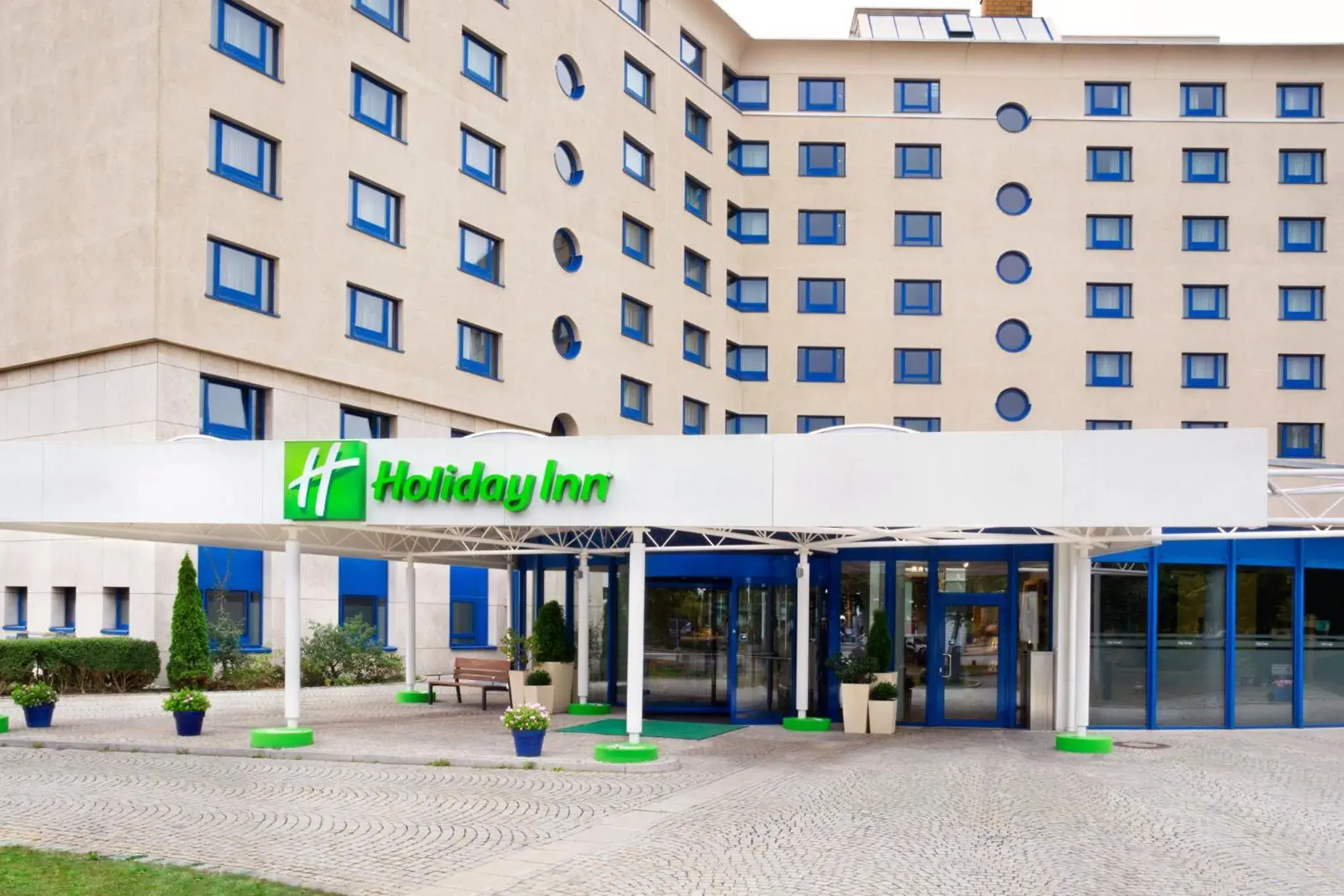 Property building in Holiday Inn Stuttgart by IHG Property building in Holiday Inn Stuttgart by IHG