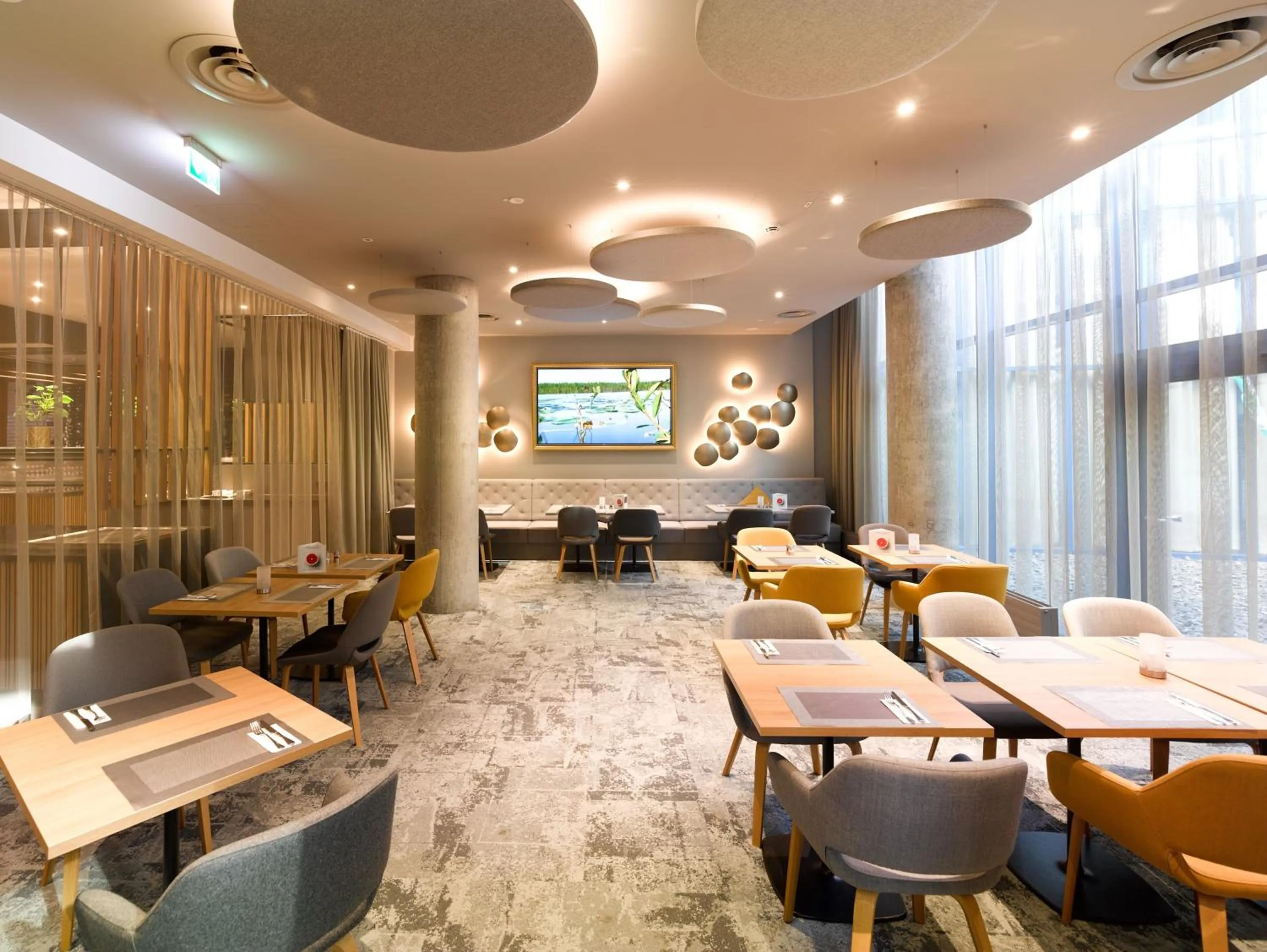 Restaurant/places to eat in Holiday Inn Stuttgart by IHG