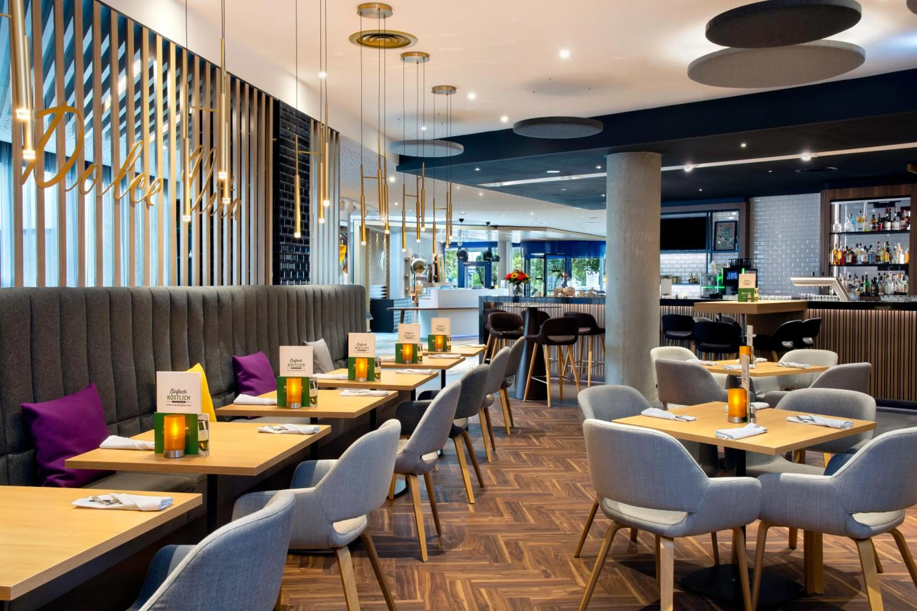 Restaurant/places to eat in Holiday Inn Stuttgart by IHG
