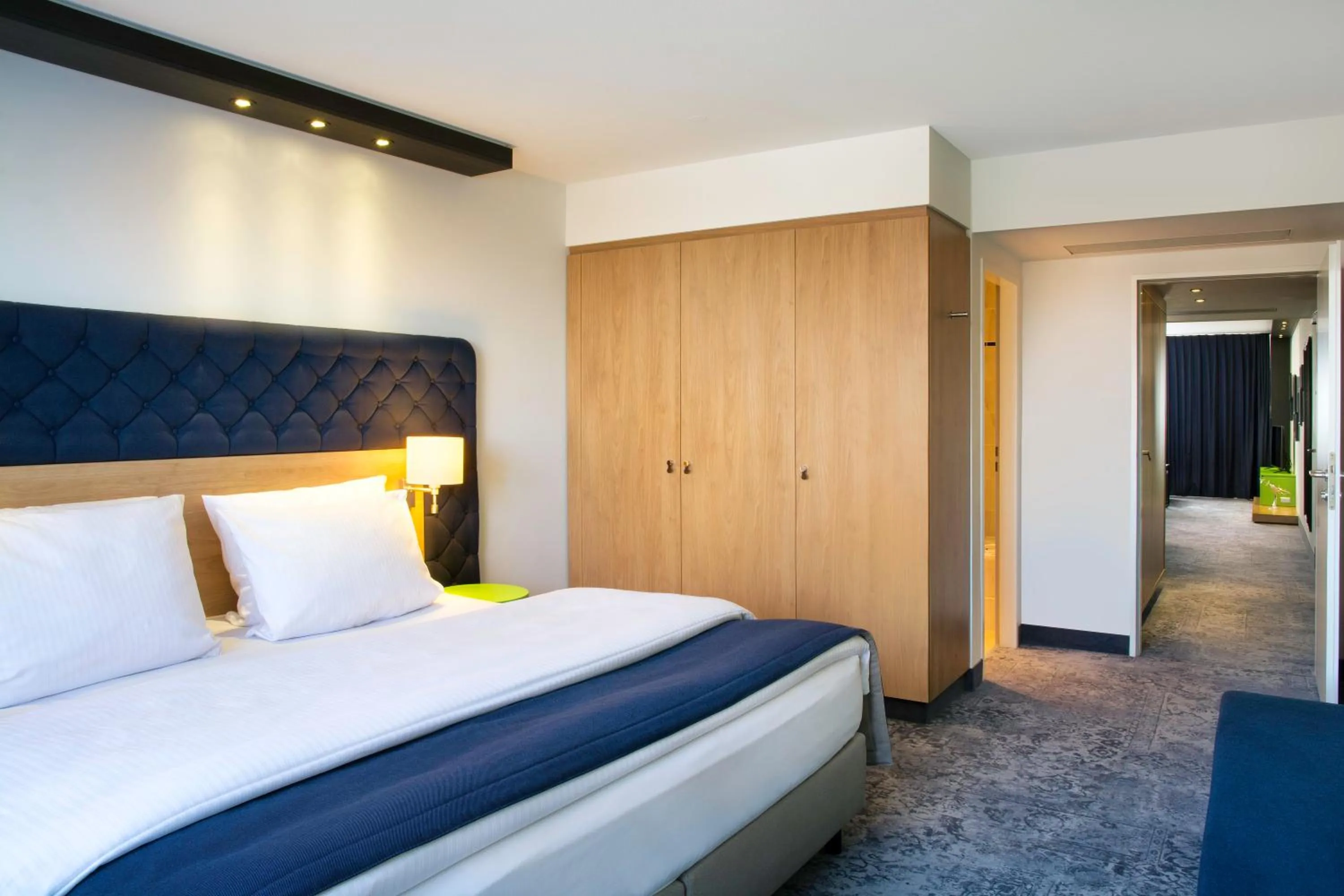 Photo of the whole room, Bed in Holiday Inn Stuttgart by IHG