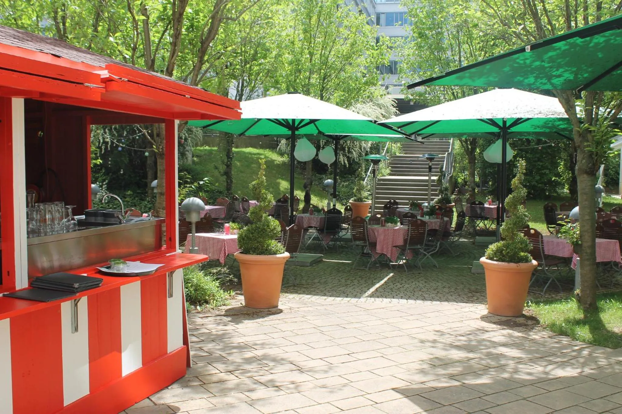 Restaurant/places to eat in Holiday Inn Stuttgart by IHG