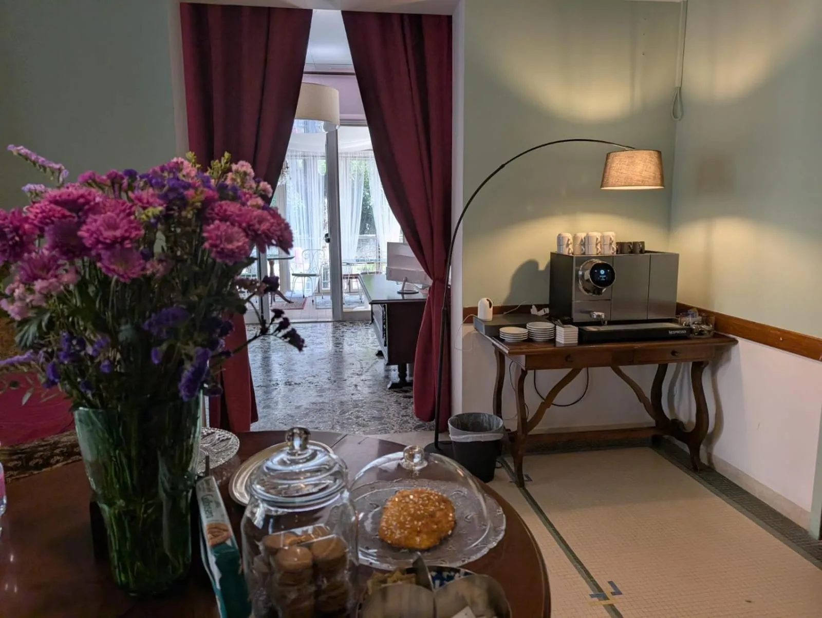 Living room in VILLA ANTONIETTA Rooms & Coffee