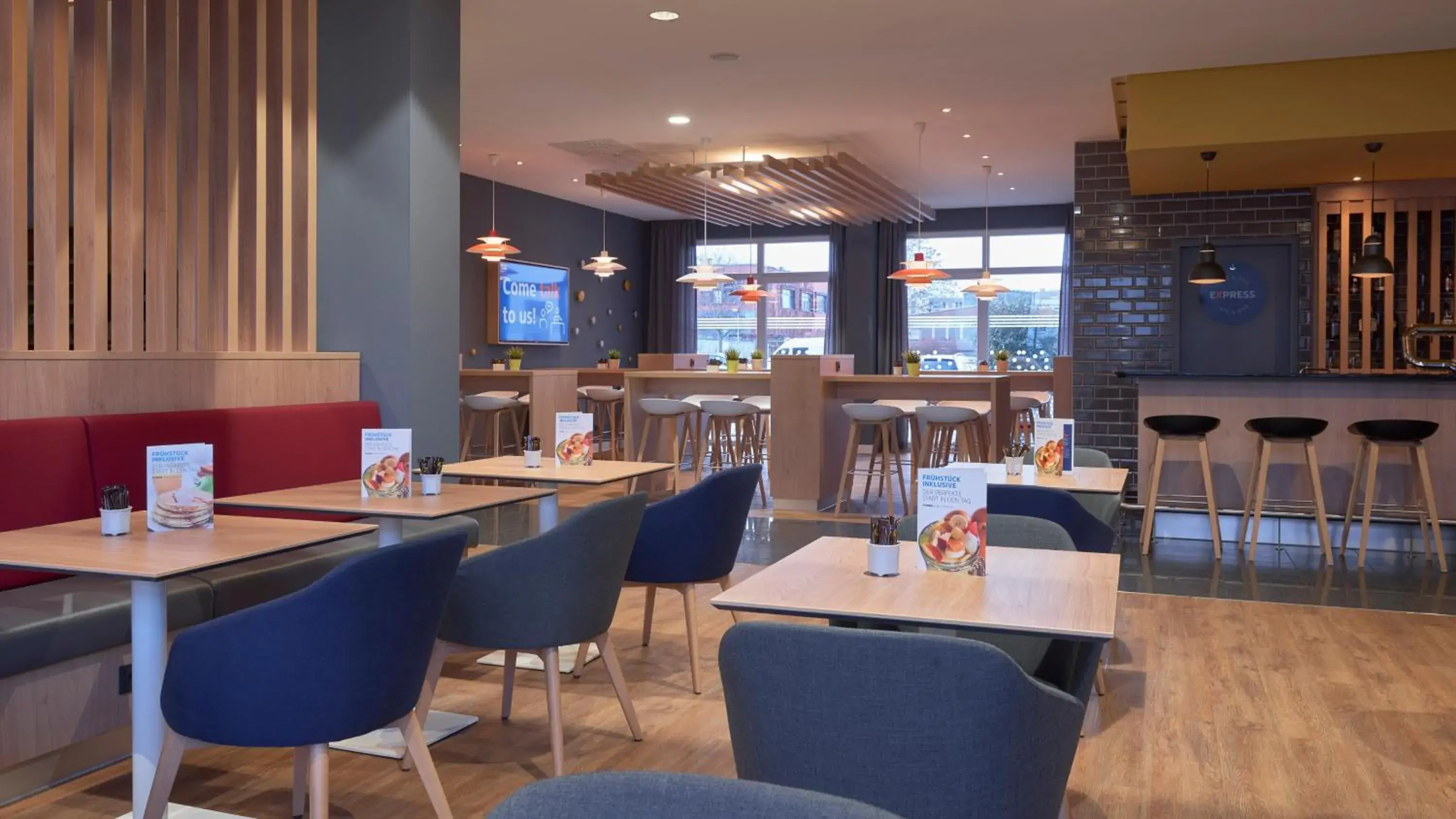 Restaurant/places to eat in Holiday Inn Express Frankfurt Messe by IHG Restaurant/places to eat in Holiday Inn Express Frankfurt Messe by IHG