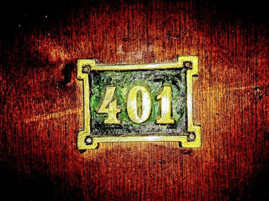 Property logo or sign in APARTAMENTO COPACABANA saleta, quarto grande com ar cond wi-fi a 2 qds da praia